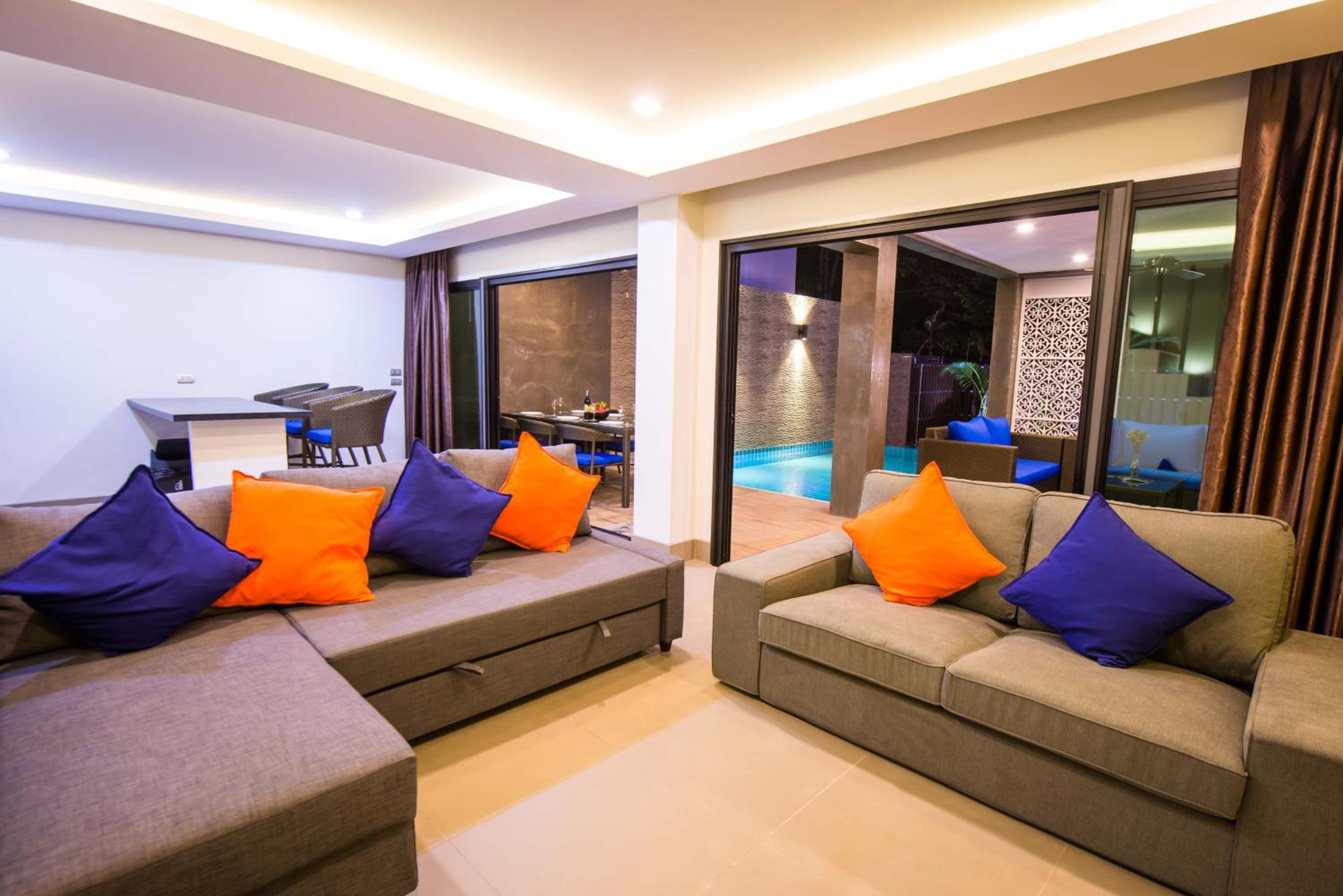 Villa with Private Pool - Photo 1