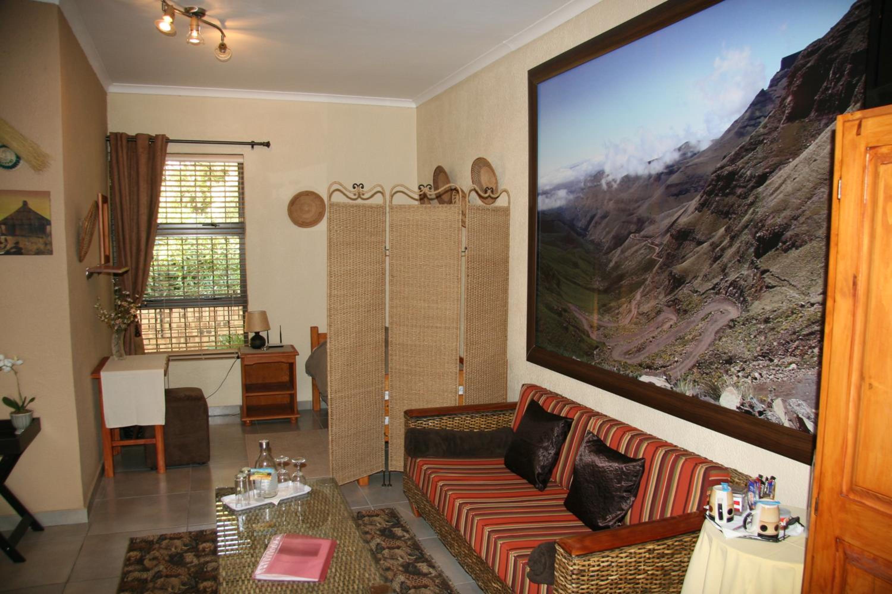 Family Room with Terrace photo 2