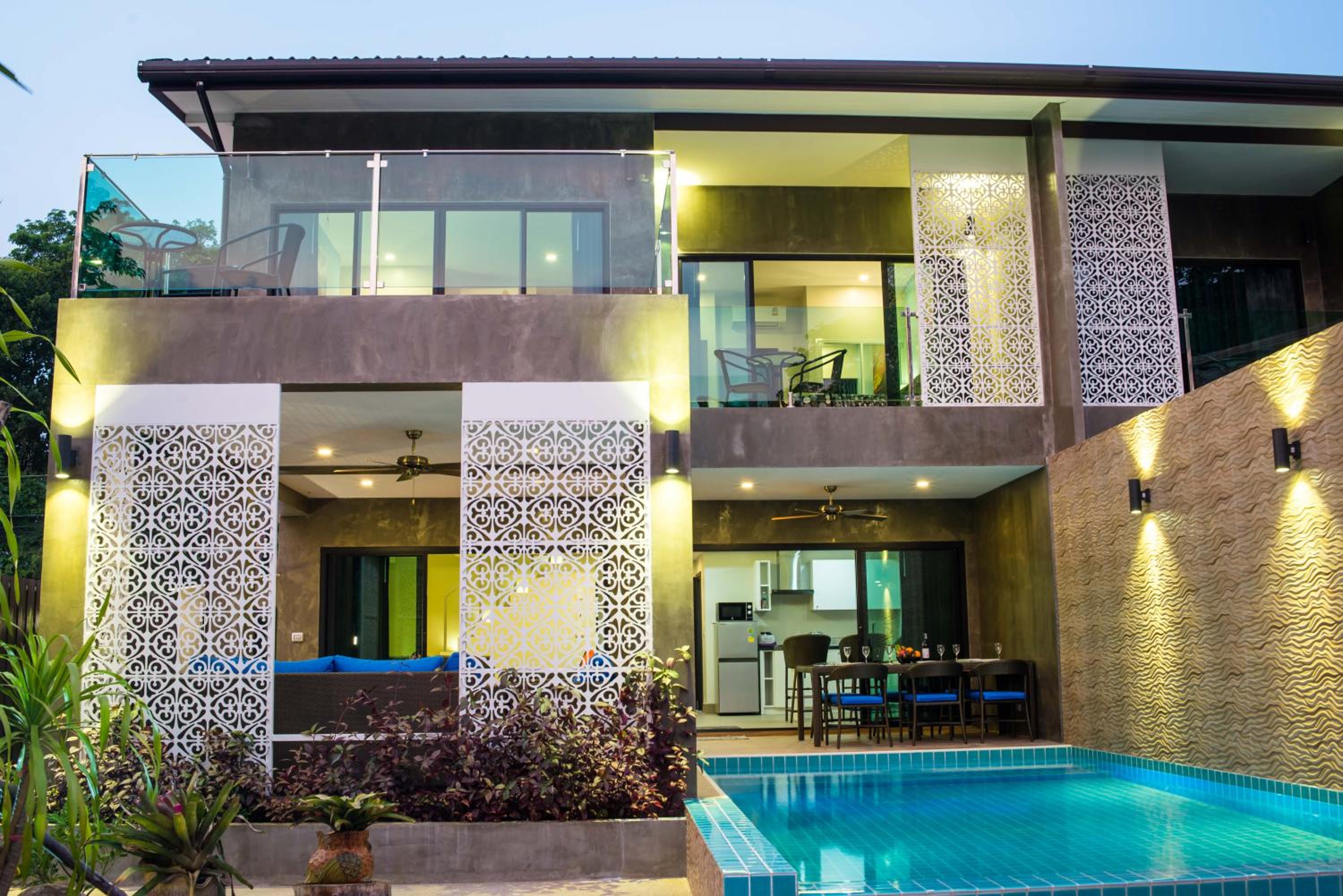 Villa with Private Pool - Photo 38