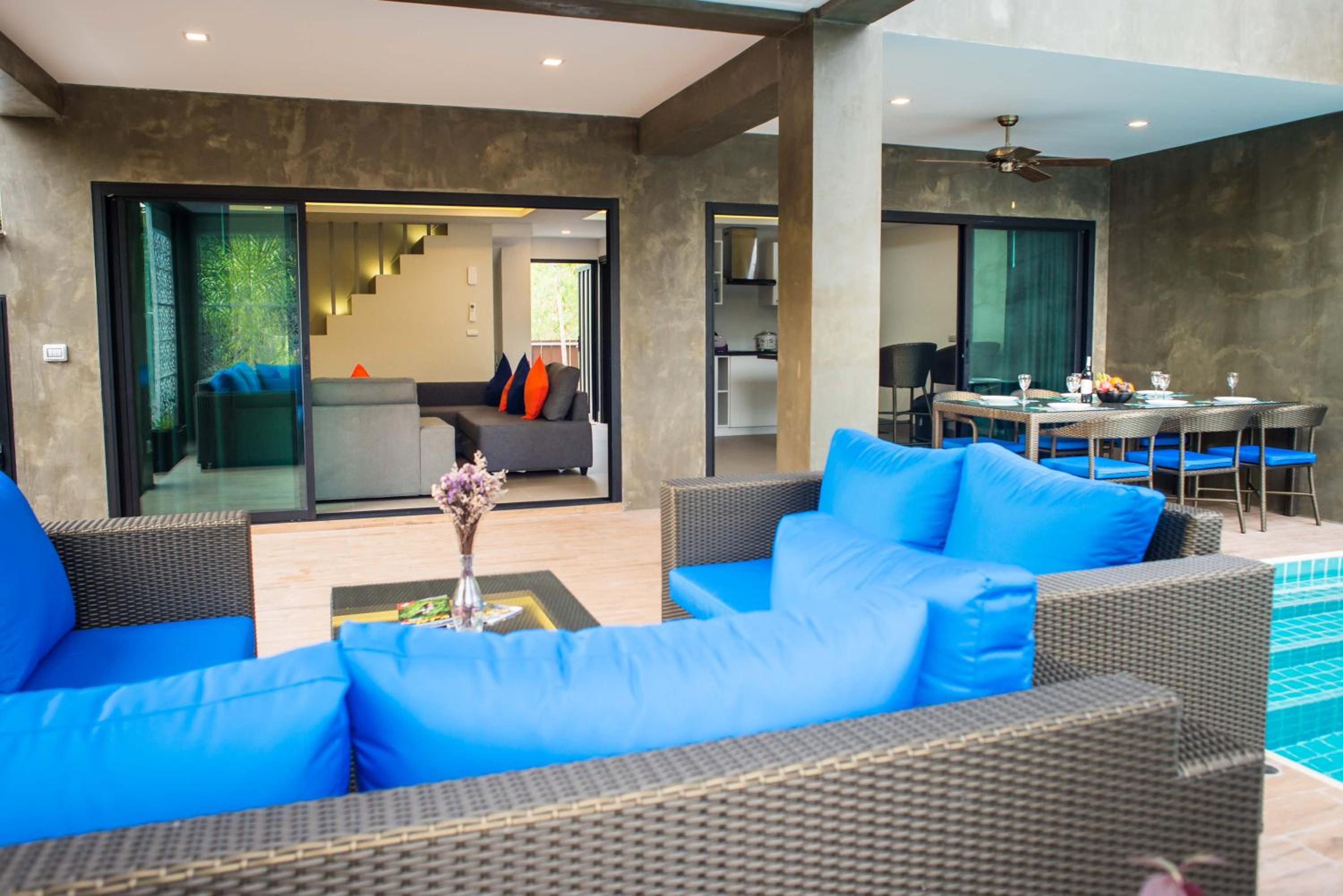 Villa with Private Pool - Photo 35