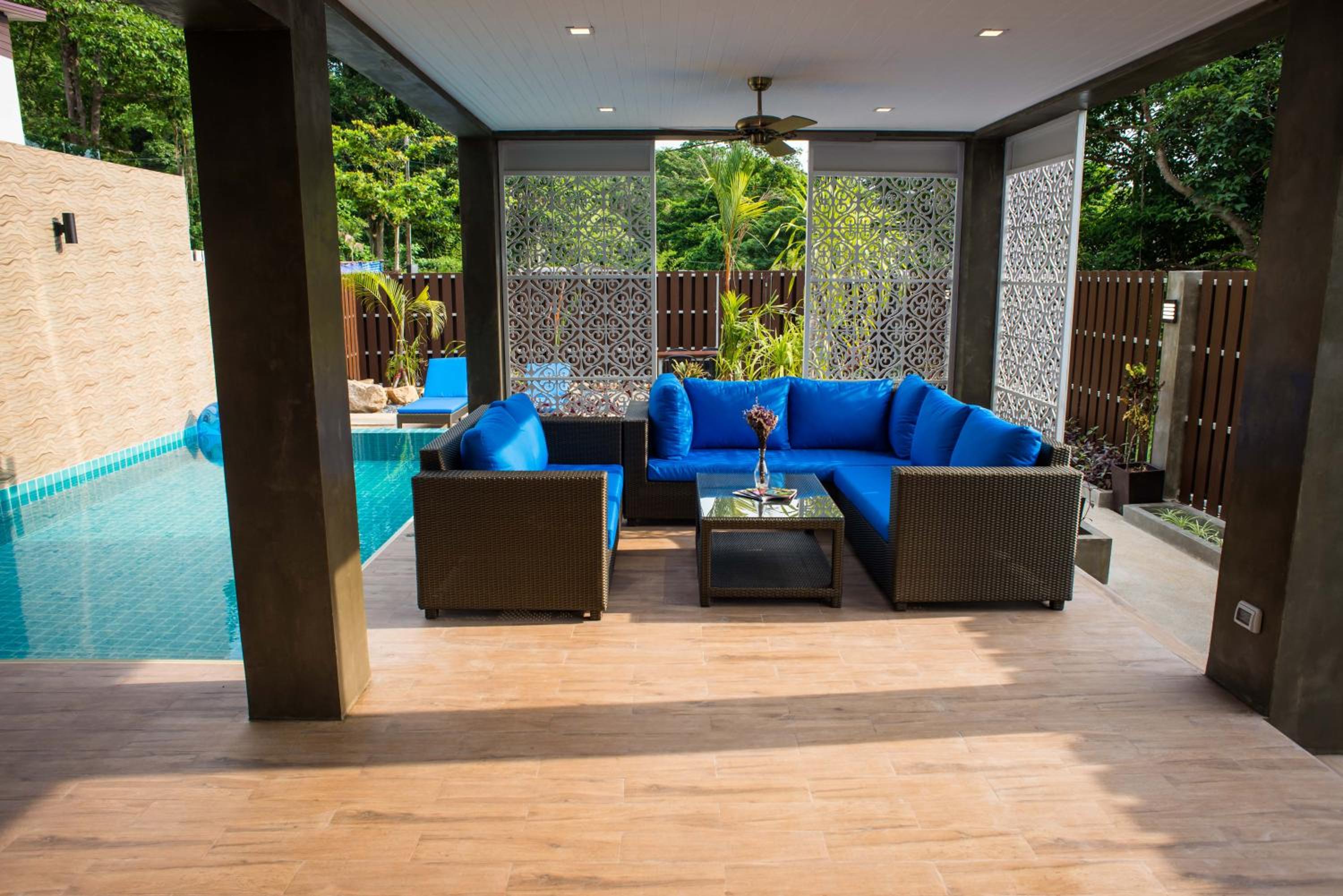 Villa with Private Pool - Photo 33