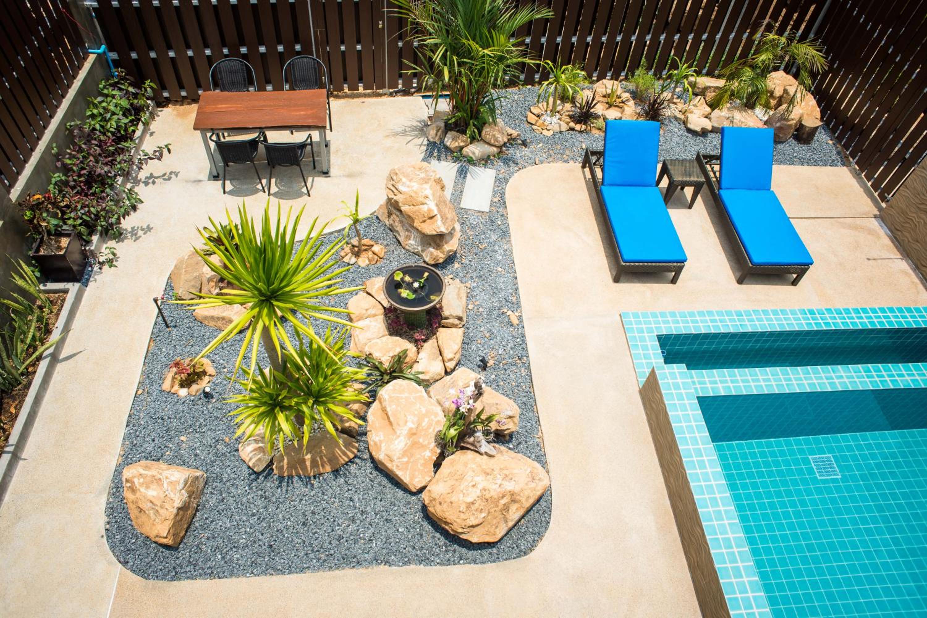 Villa with Private Pool - Photo 32