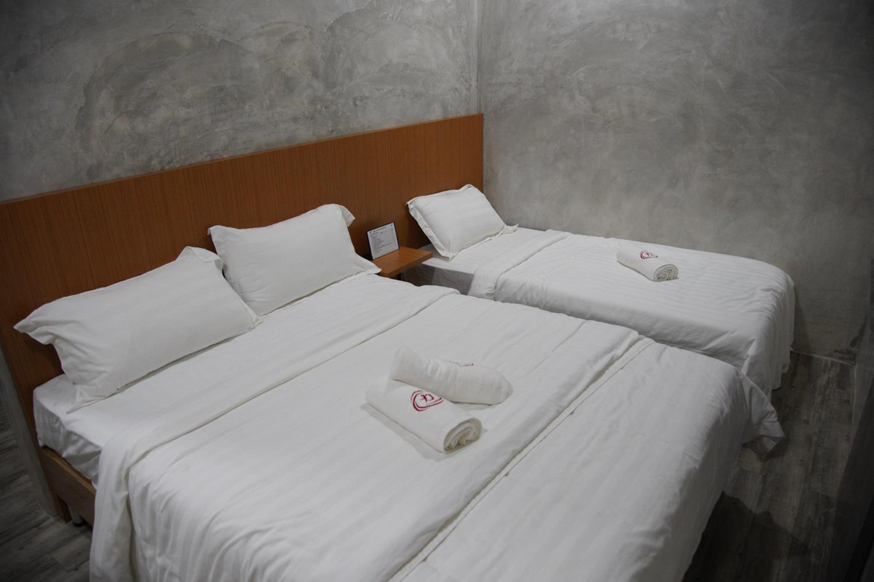 Deluxe Triple Room without Window