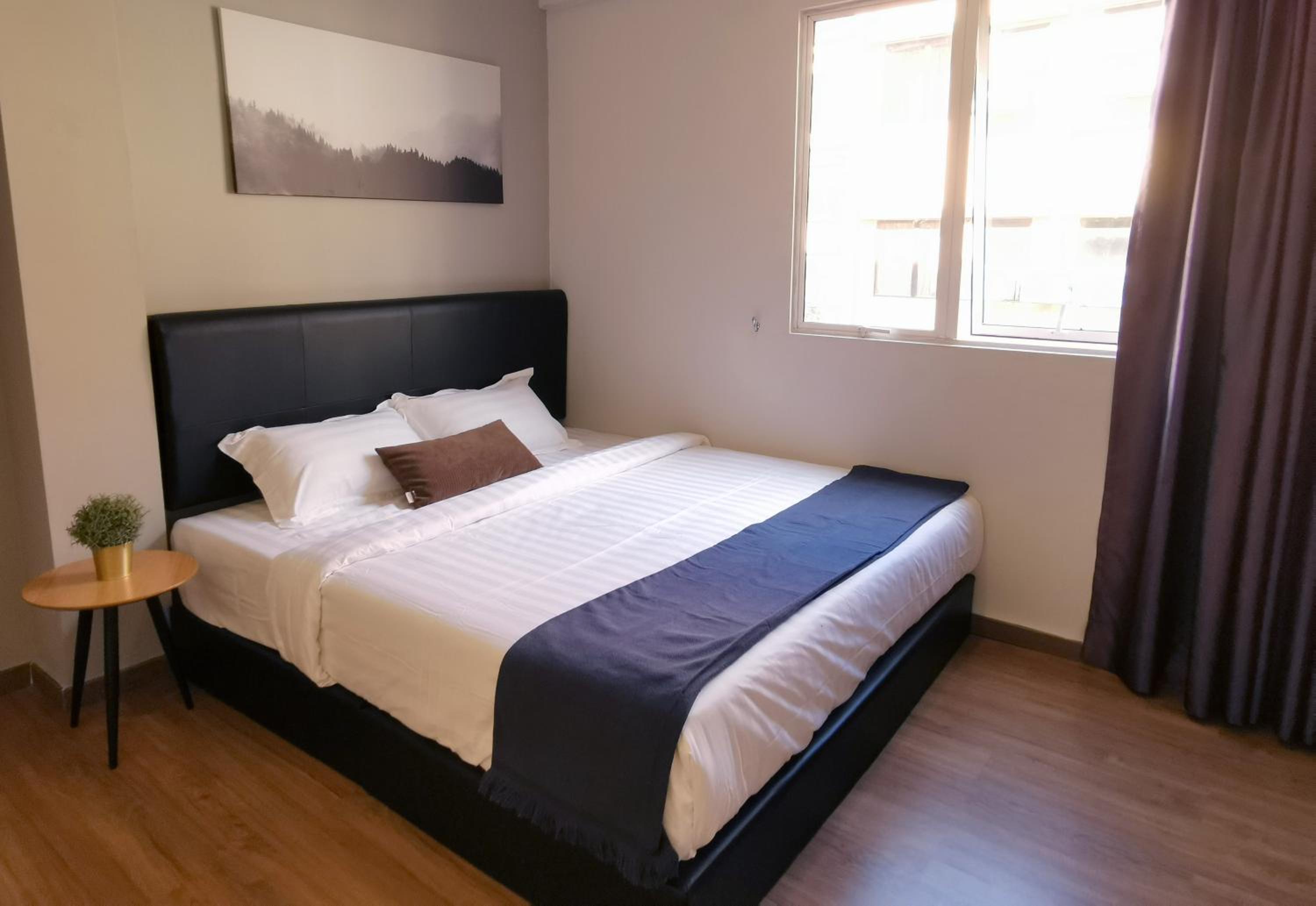 Deluxe King Room - Photo 2