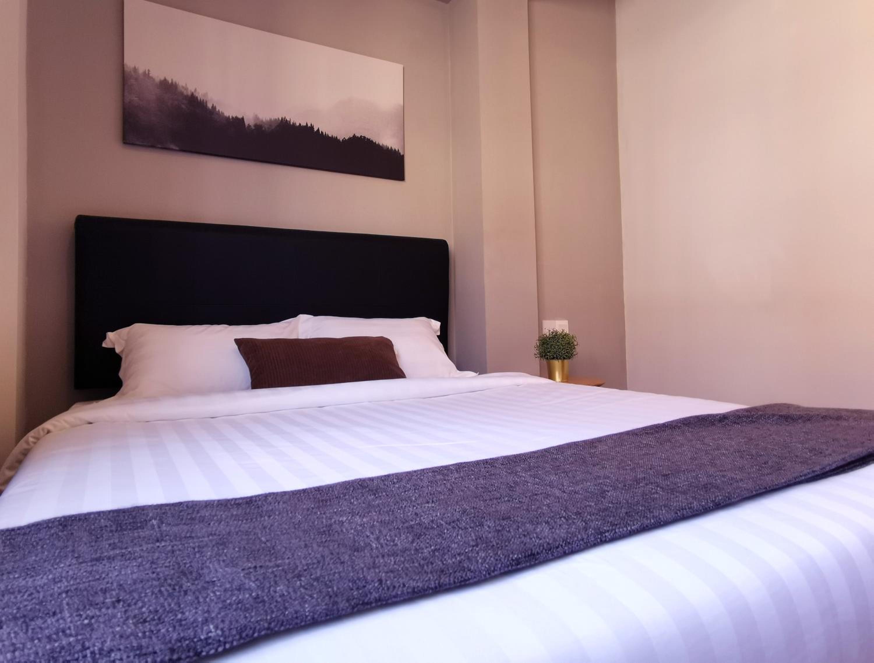 Standard Queen Room - Photo 2