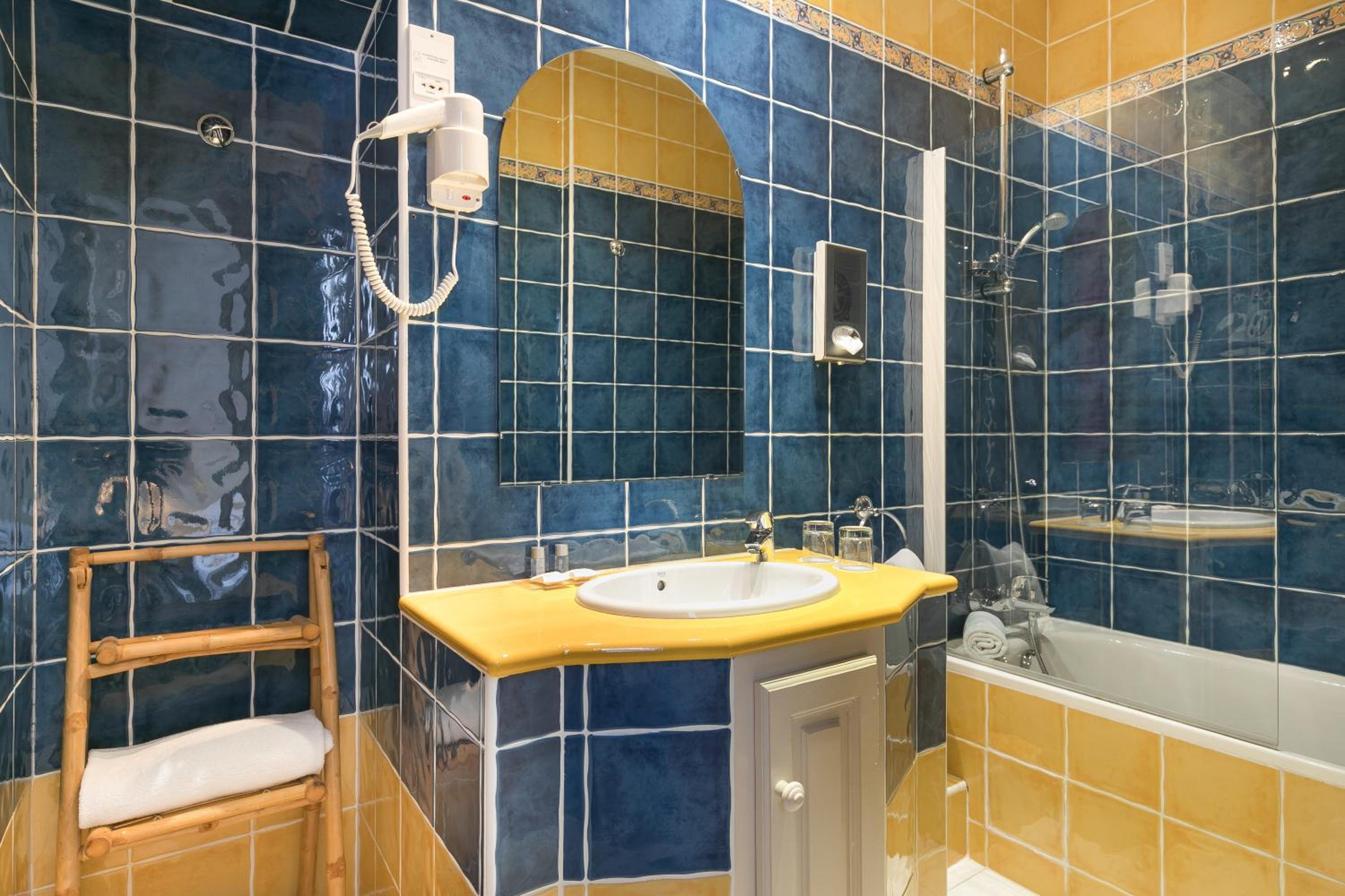 Standard Double Room - Photo 4
