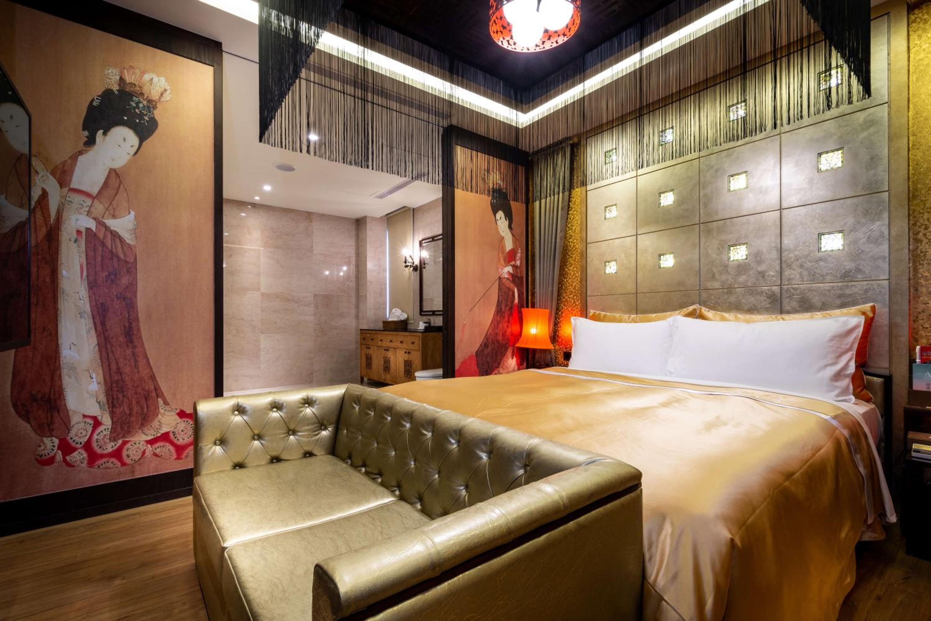 Deluxe Double Room with Bath and Private Parking - Photo 8