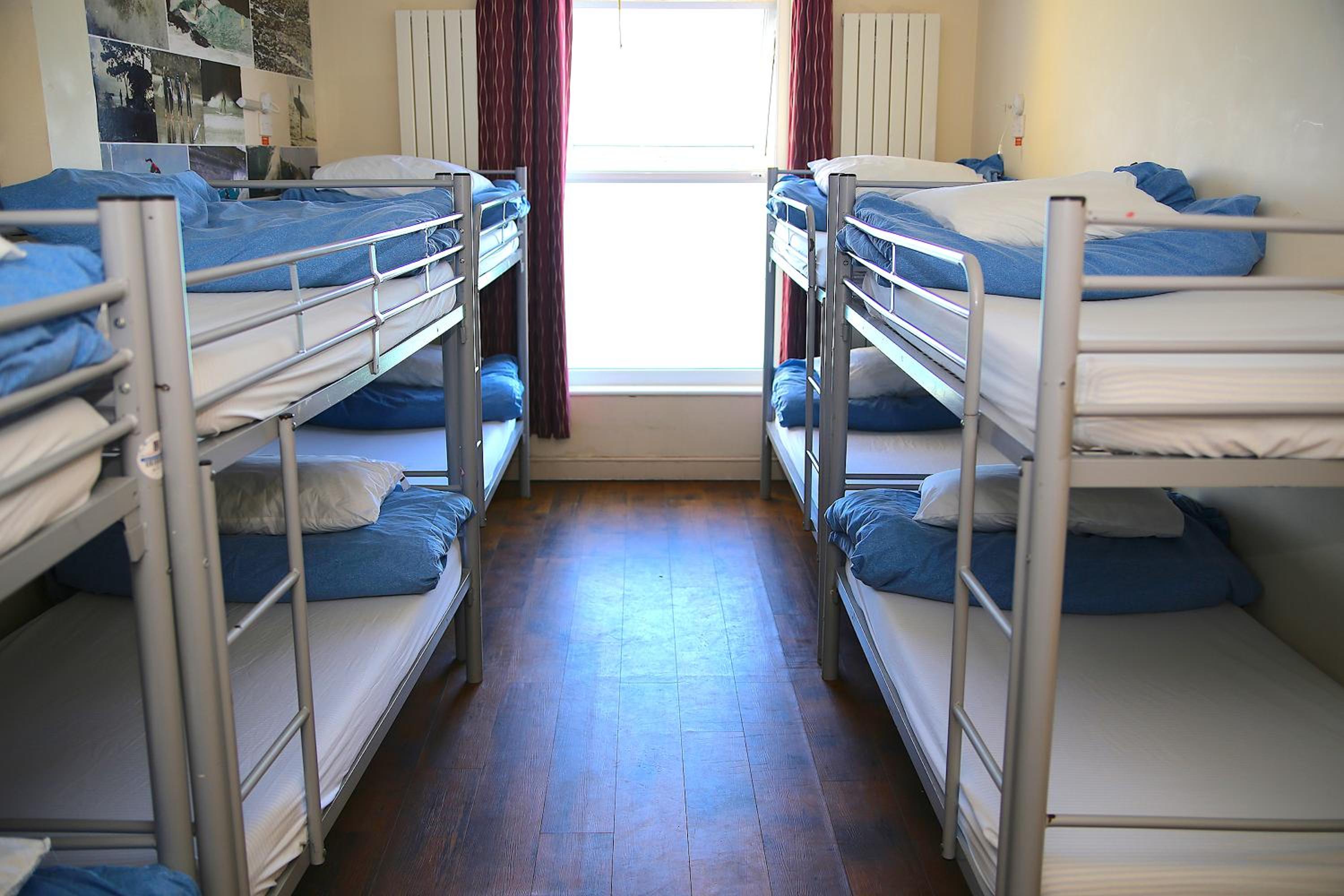 Bed in 10-Bed Mixed Dormitory Room with Shared Bathroom photo 3