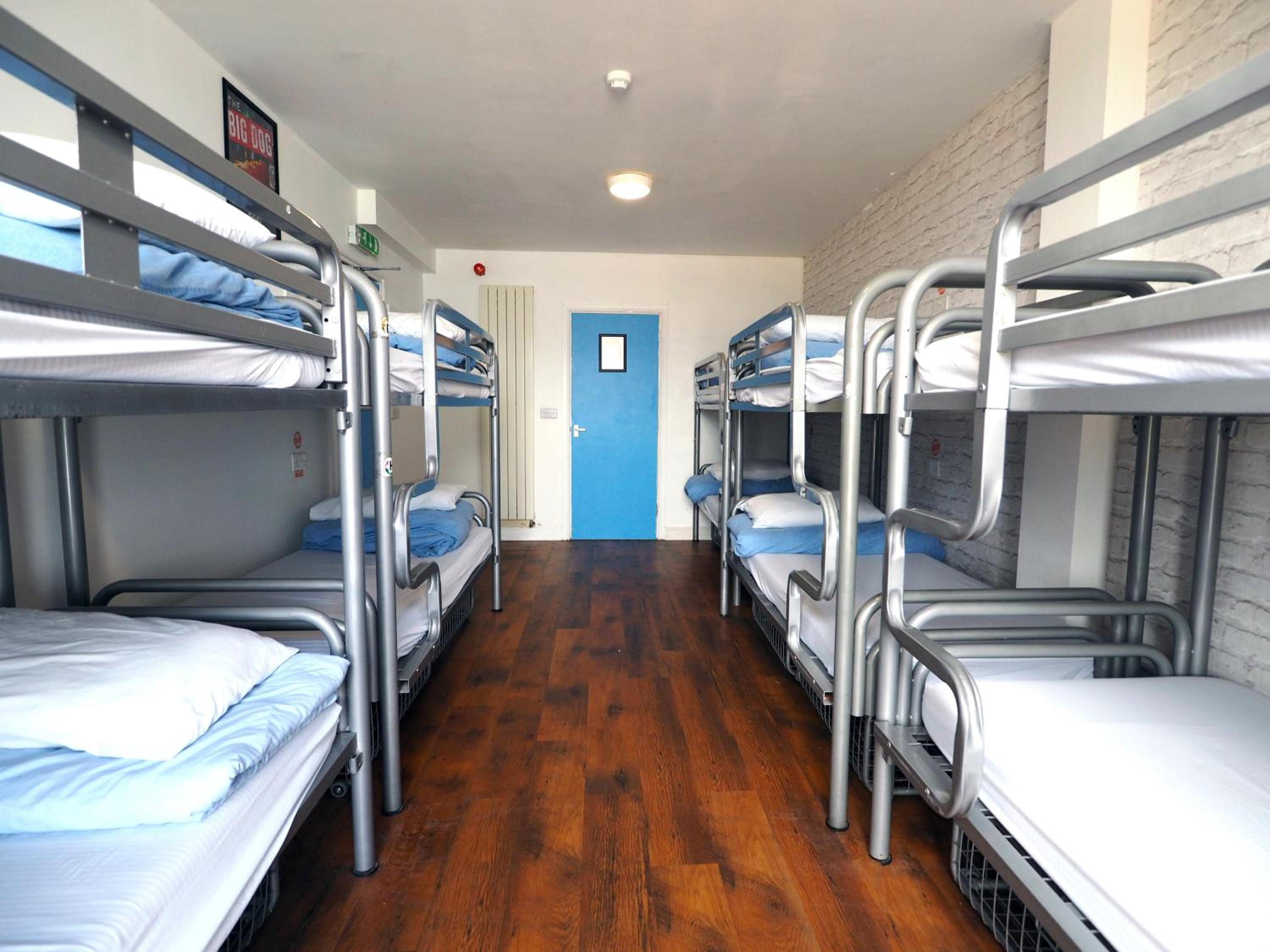 10-Bed Mixed Dormitory Room photo 3