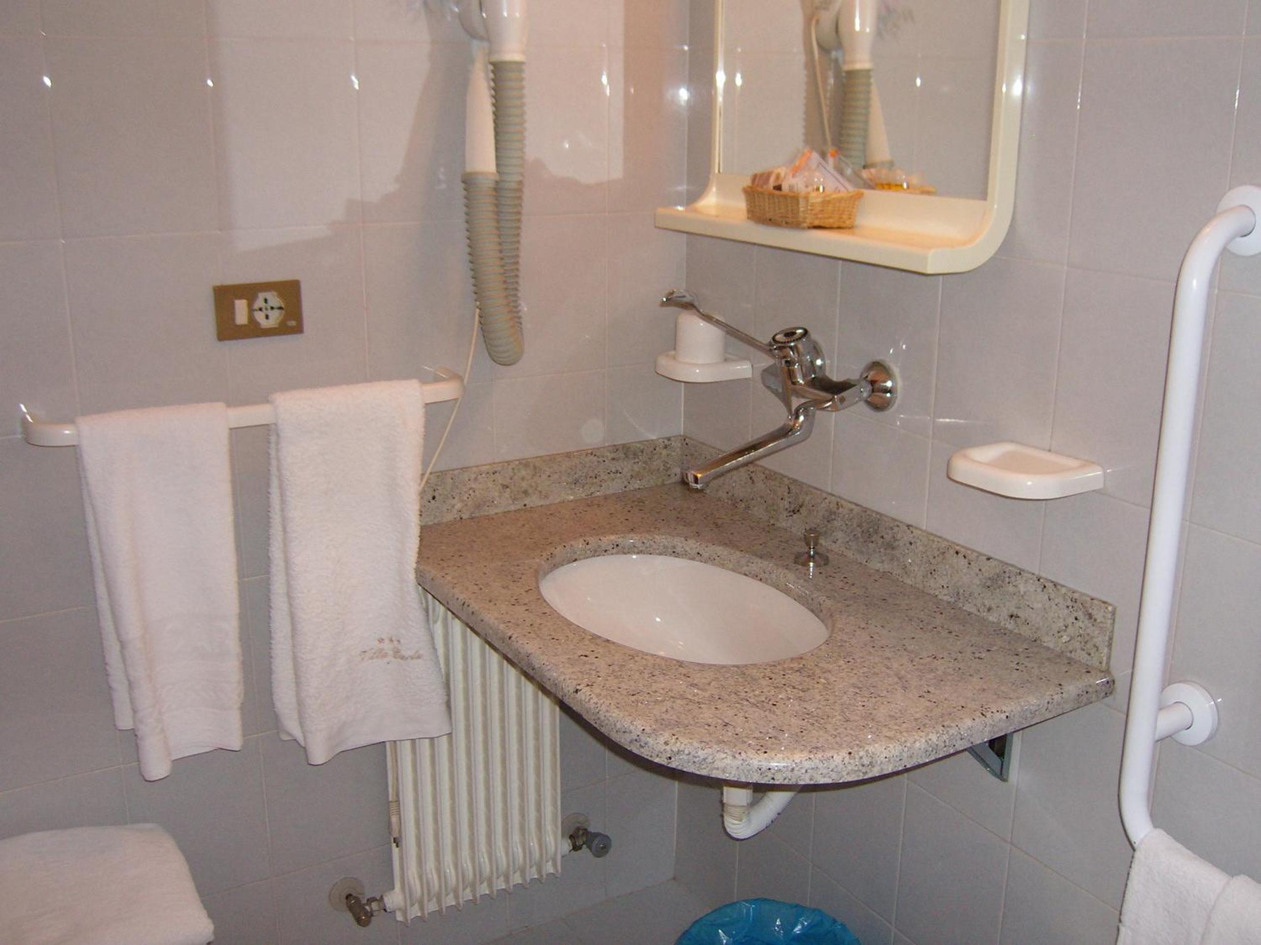 Double Room - Disability Access photo 3