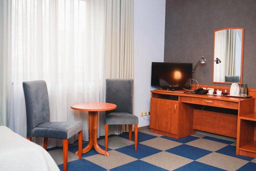 Twin Room - Photo 3