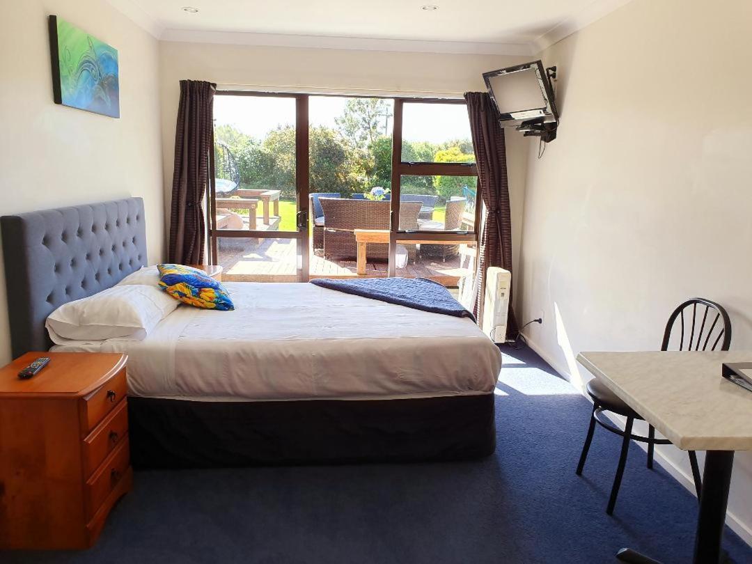 Suite with Mountain View