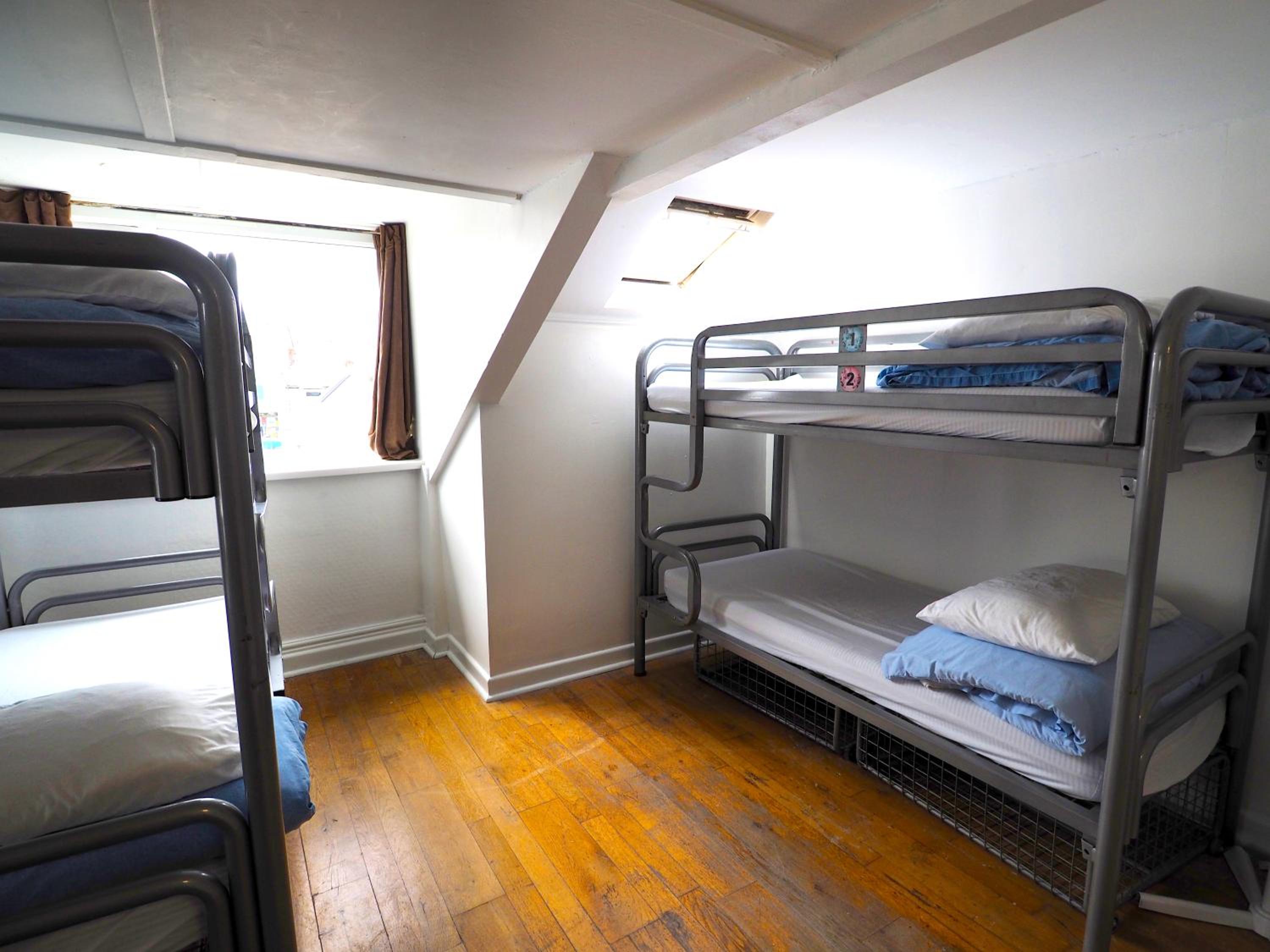 Bed in 8-Bed Mixed Dormitory Room with Shared External Bathroom