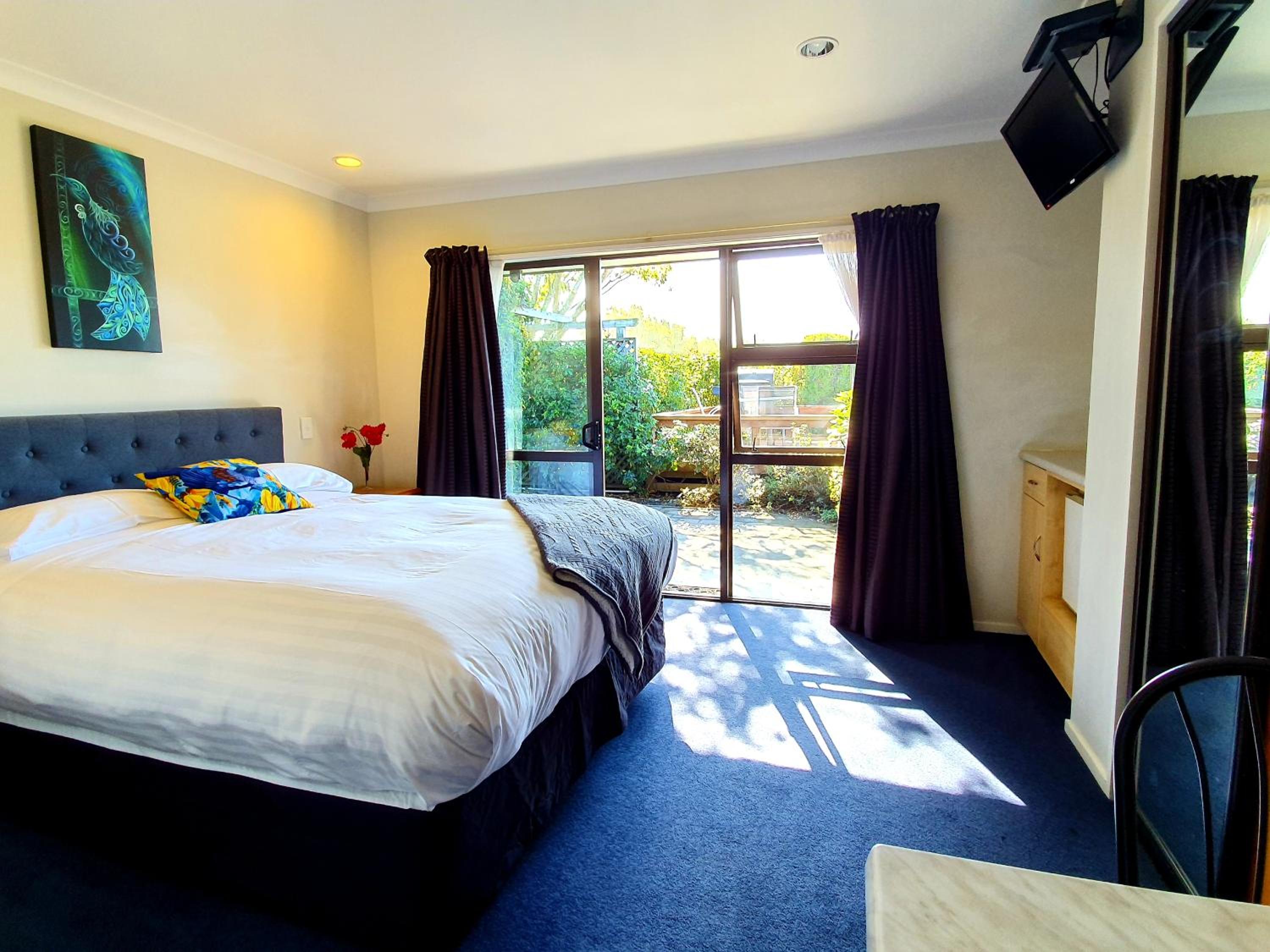 Suite with Mountain View