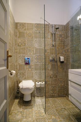Small Double Room - Photo 7