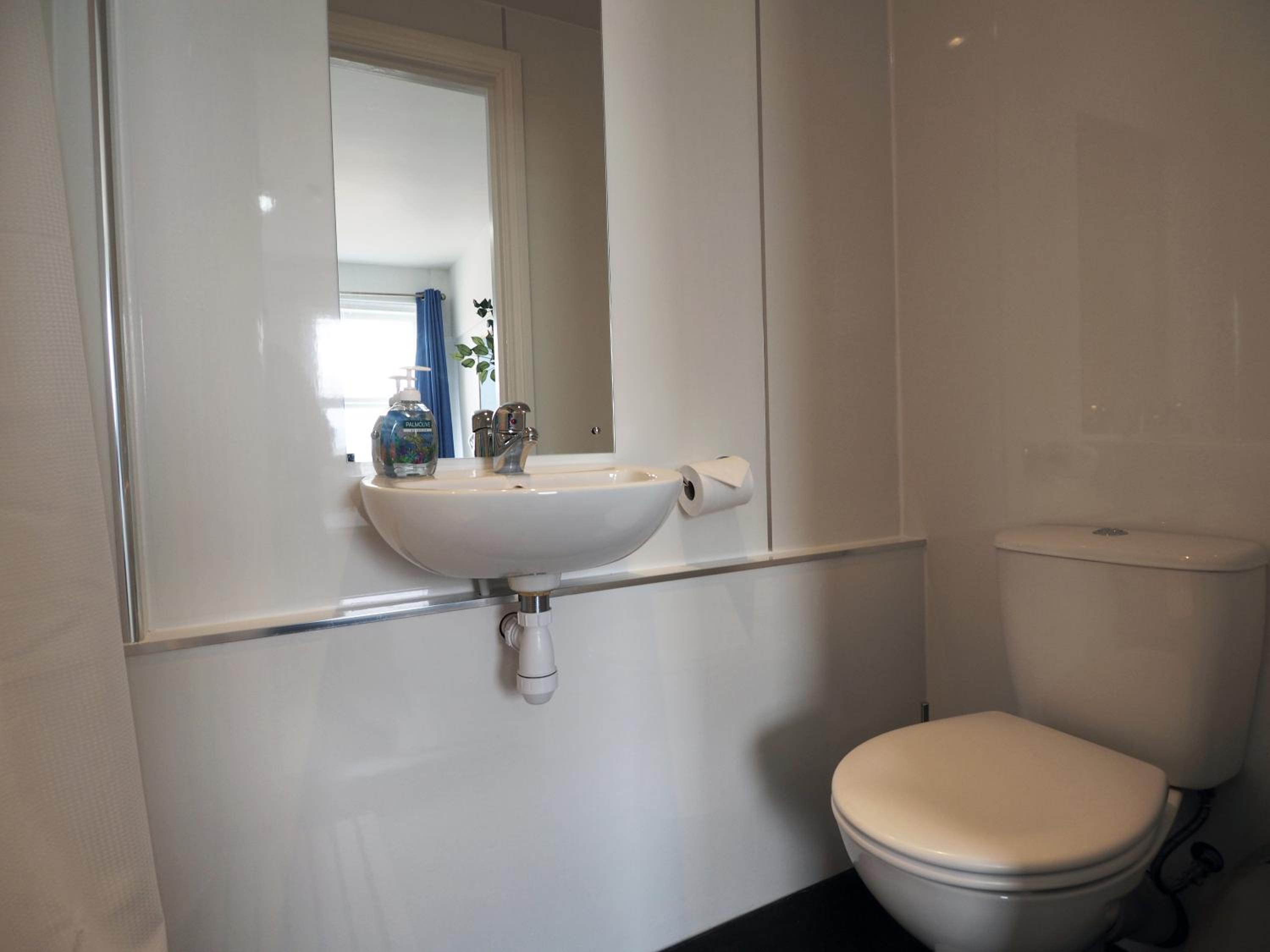 Double Room - Photo 4