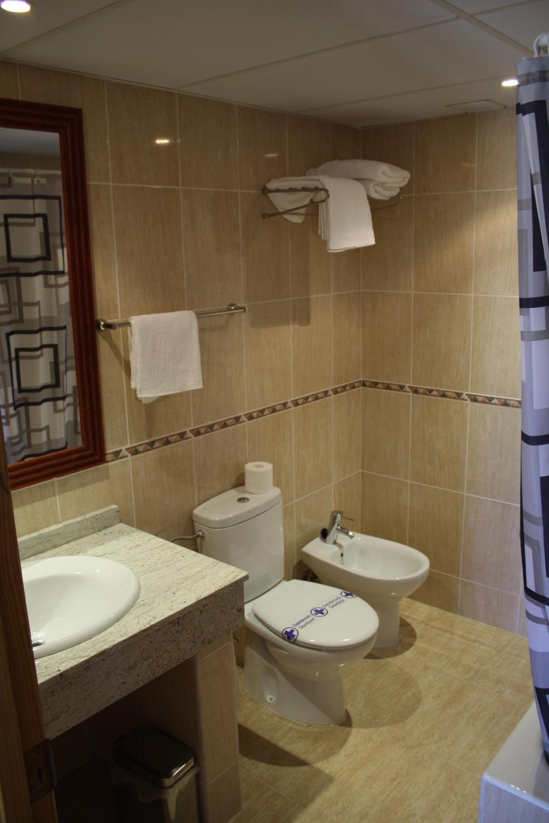 Double or Twin Room - Photo 7