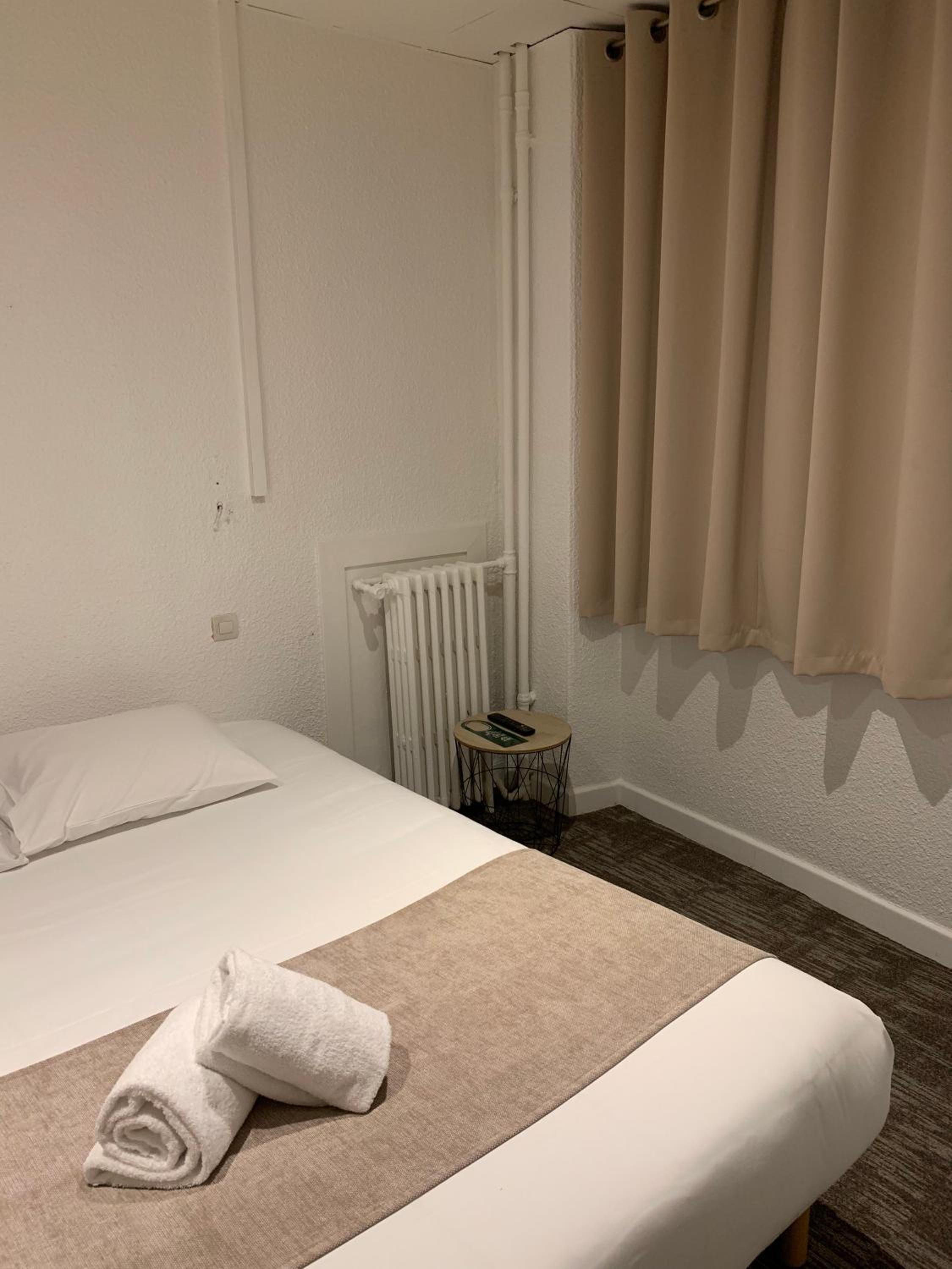 Double Room - Photo 13