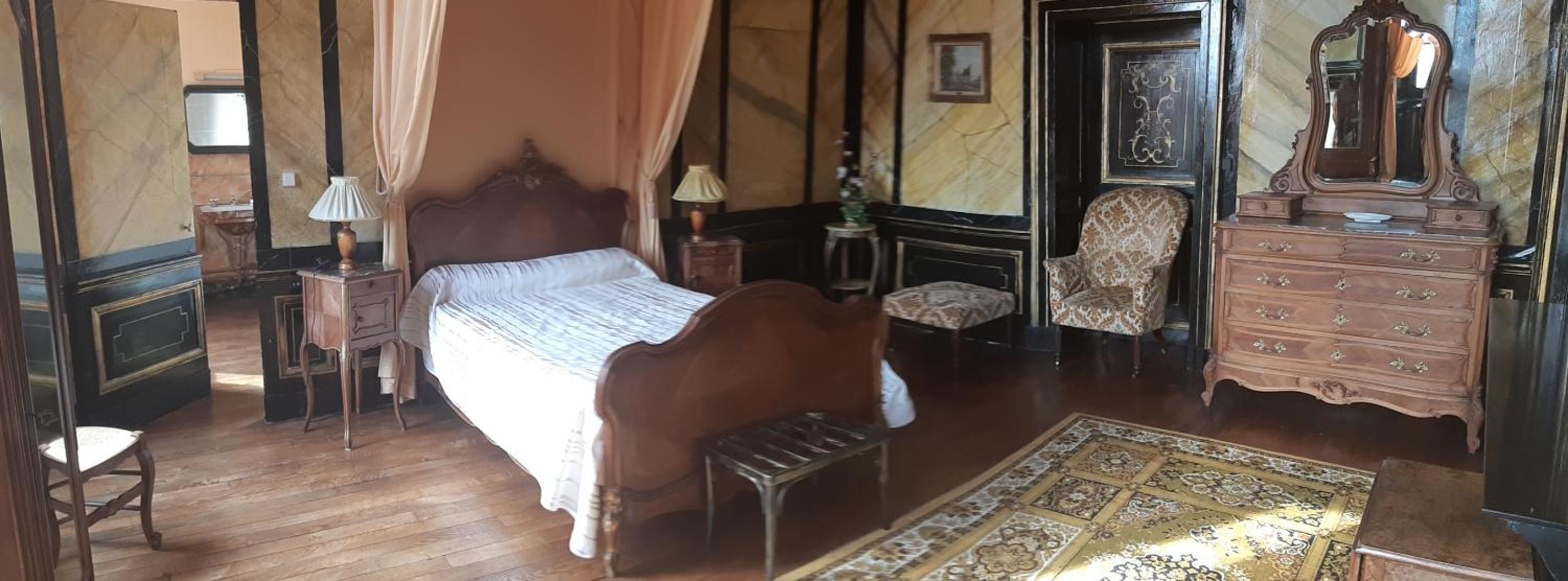 Double Room with Private Bathroom - Photo 2