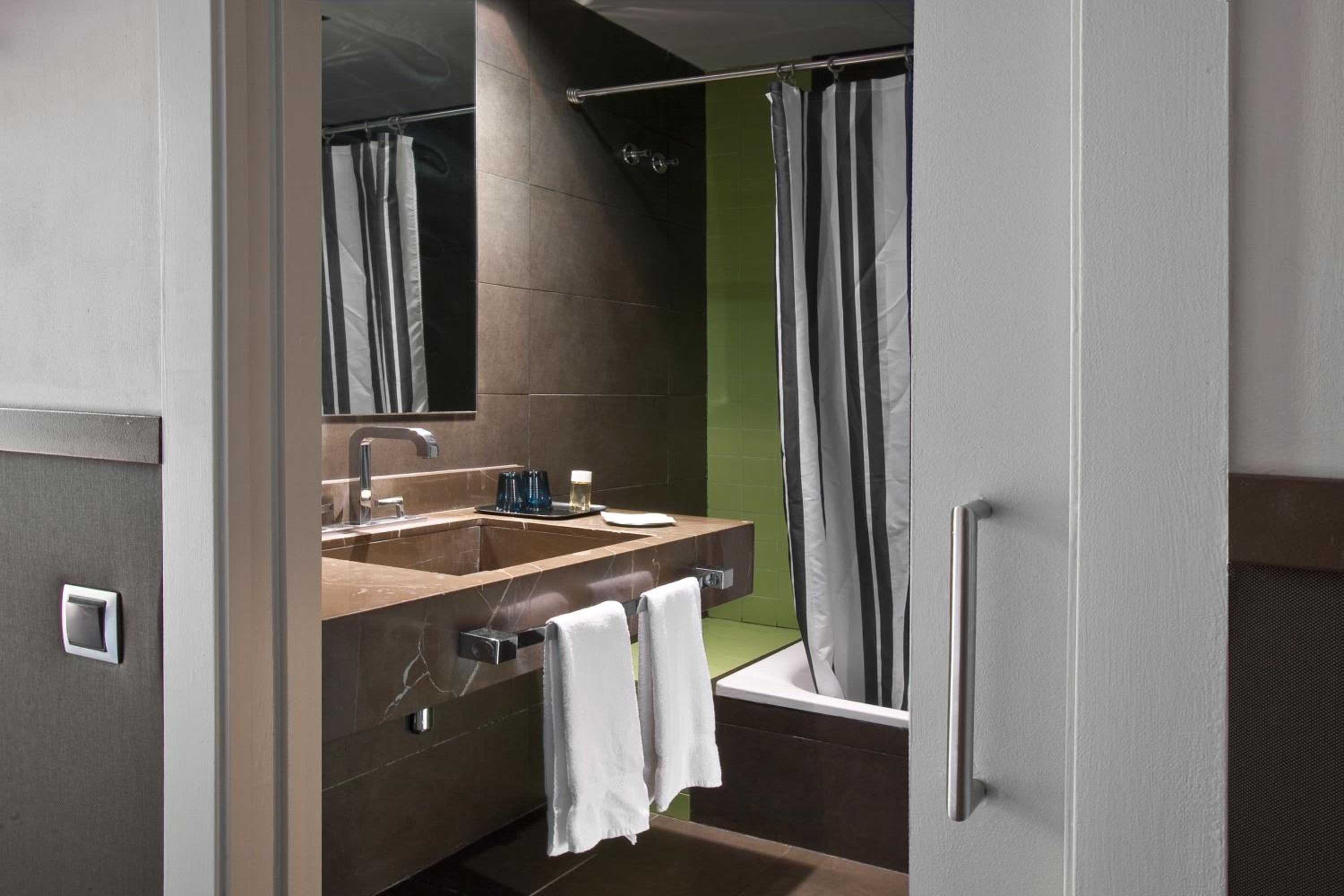 Superior Double or Twin Room photo 3
