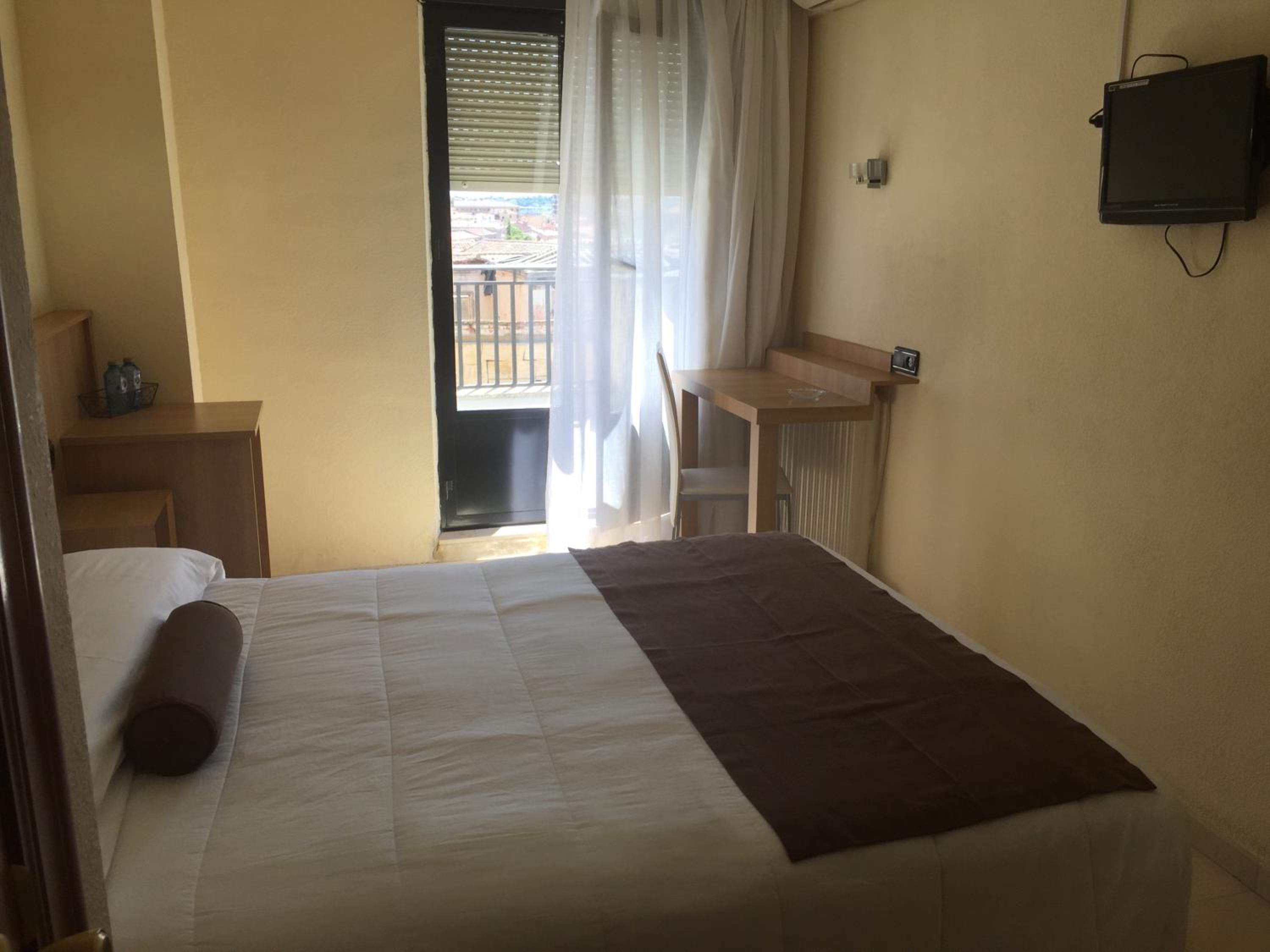 Double Room - Photo 2