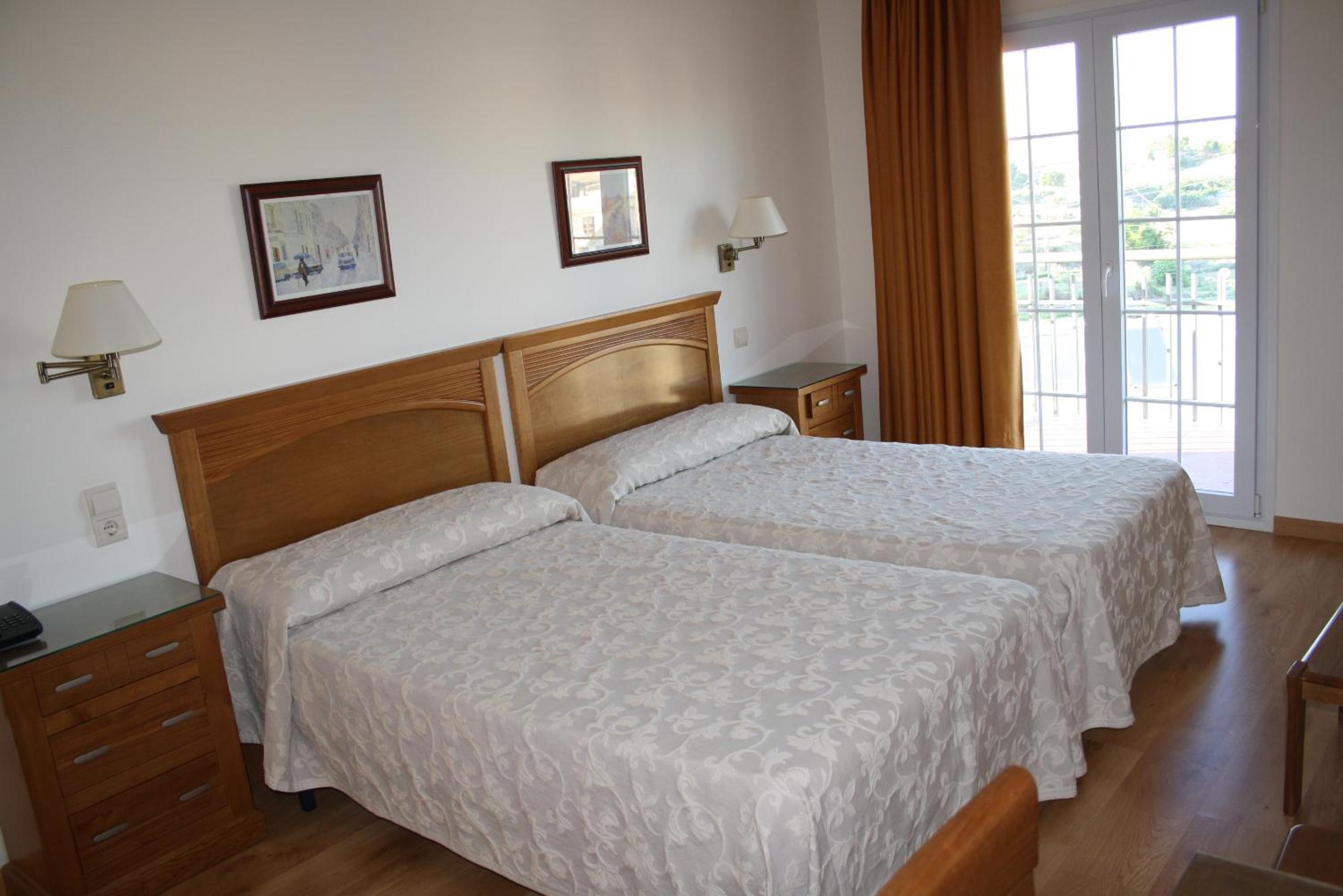 Double or Twin Room - Photo 2