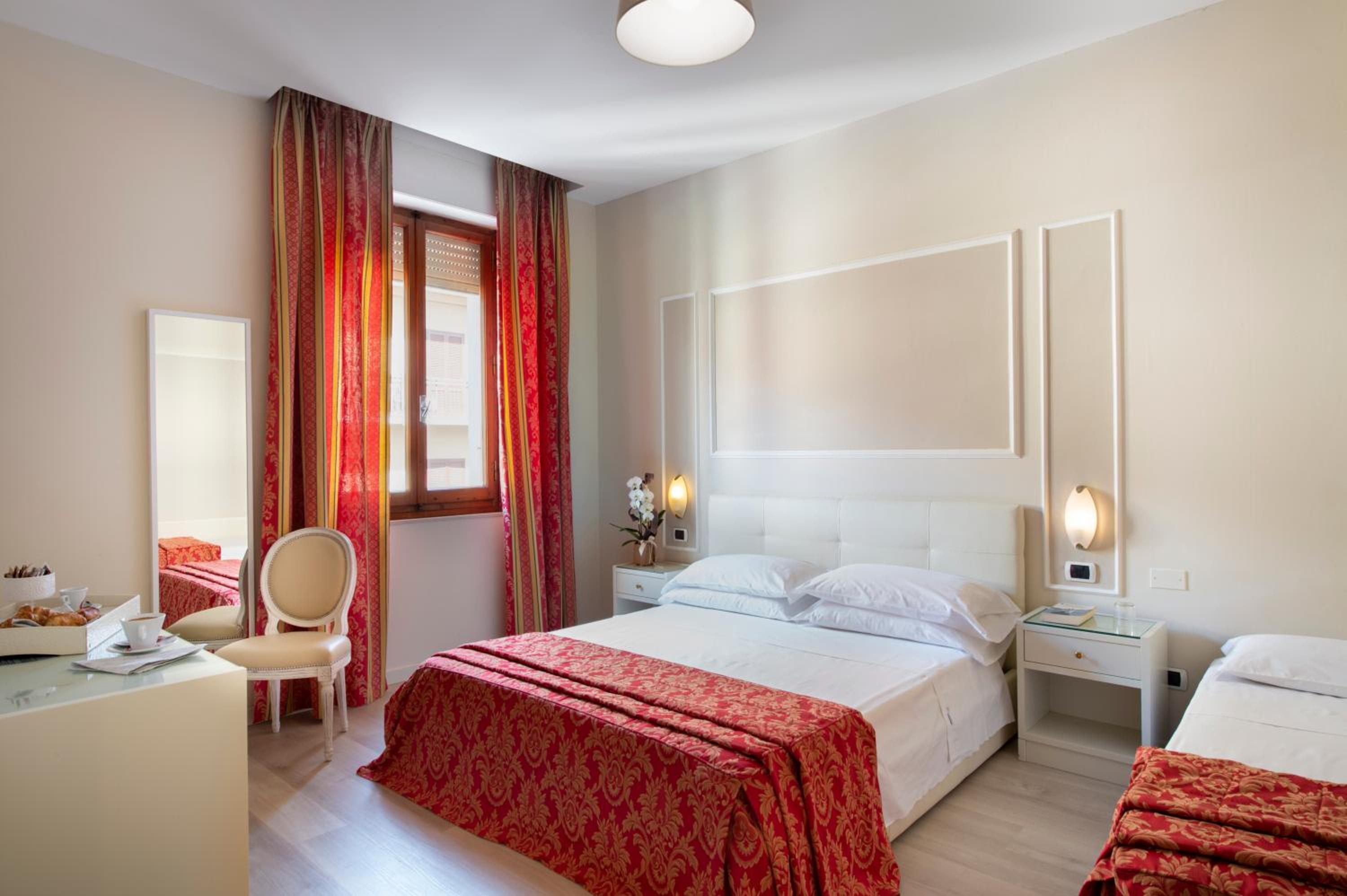Triple Room - Photo 6