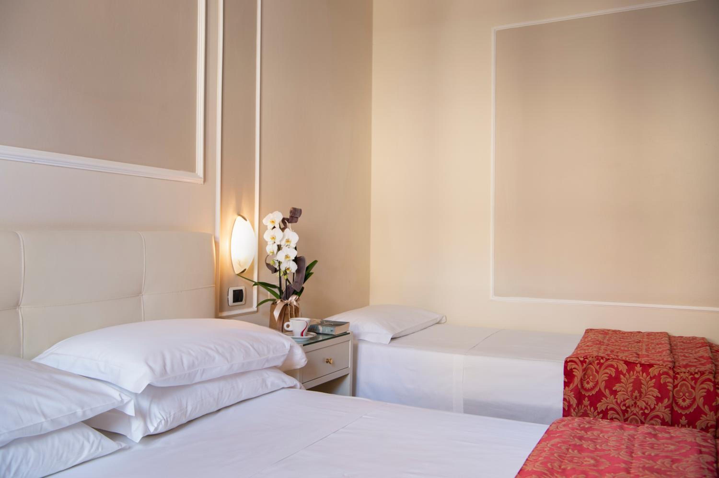 Triple Room - Photo 5