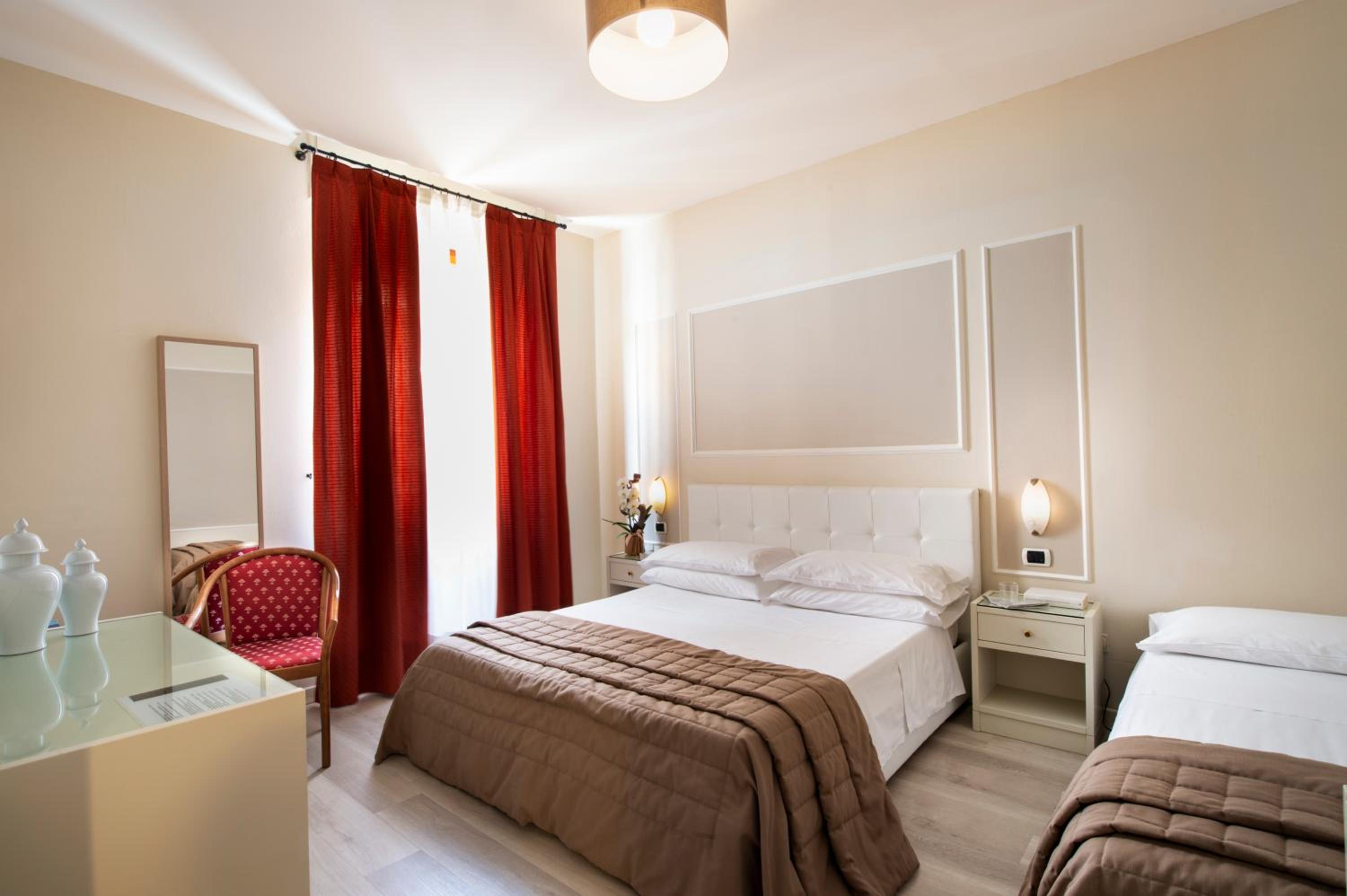 Triple Room - Photo 10