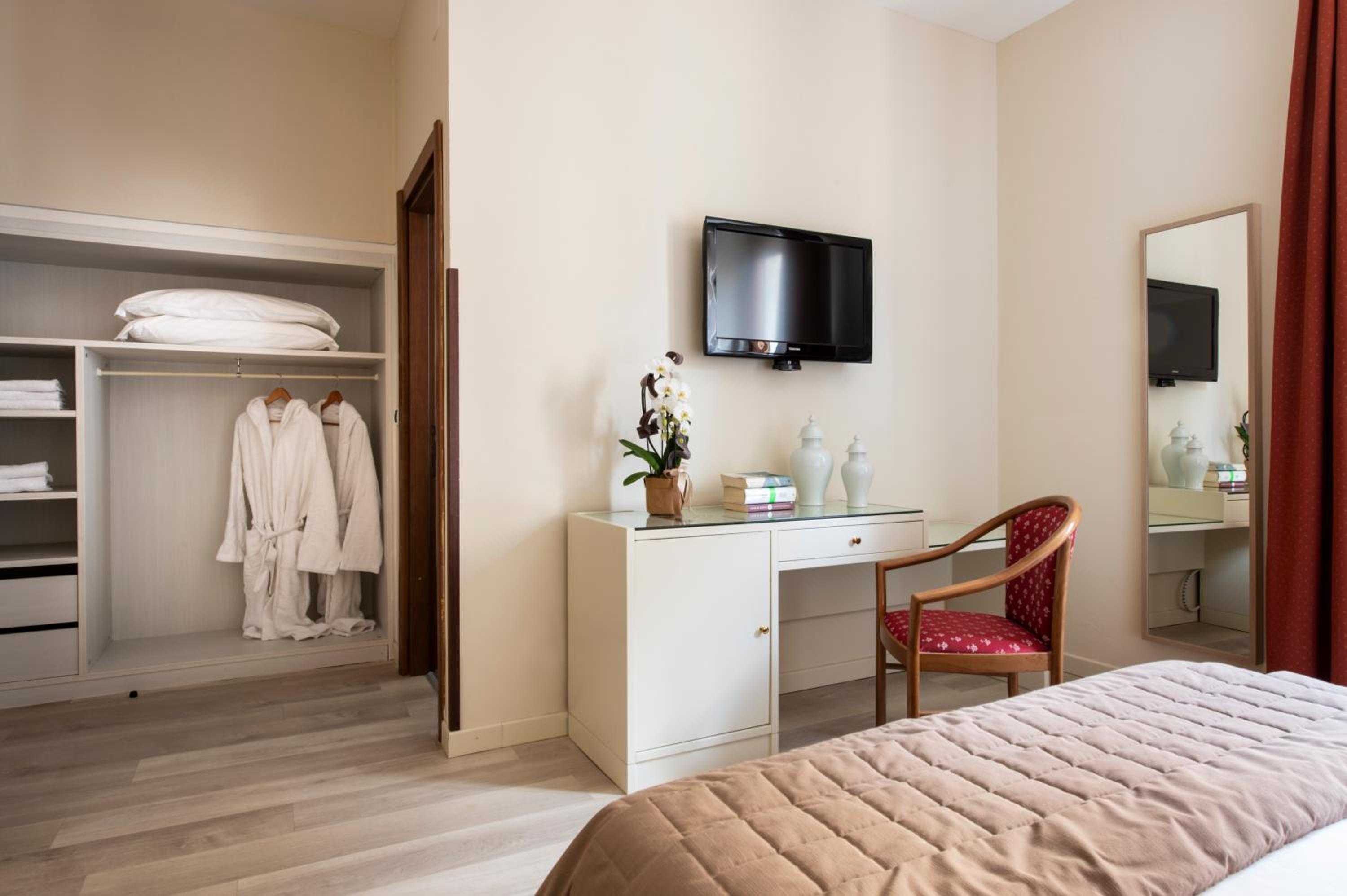 Superior Double Room - Photo 11