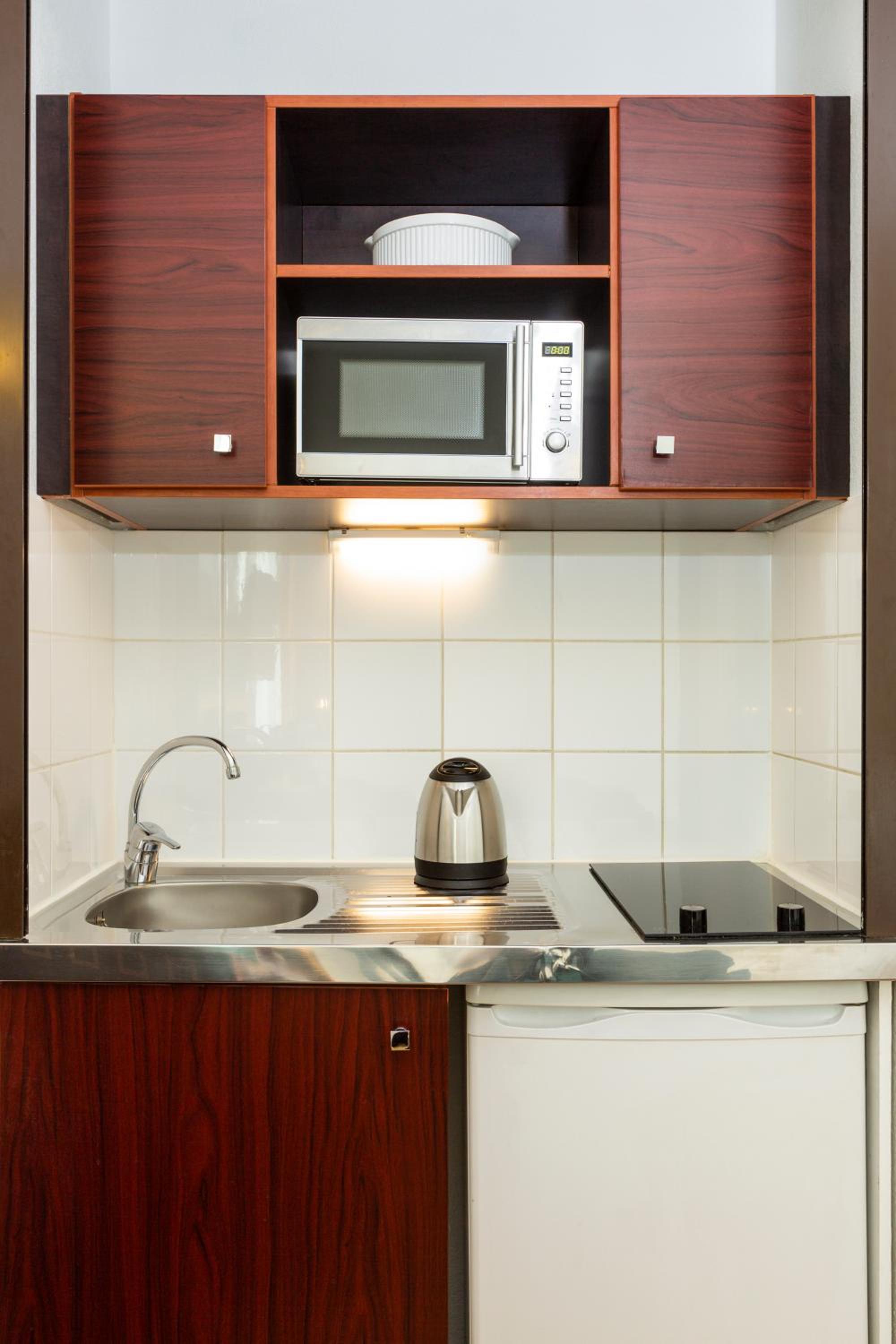 Studio (2 Adults) - Photo 2