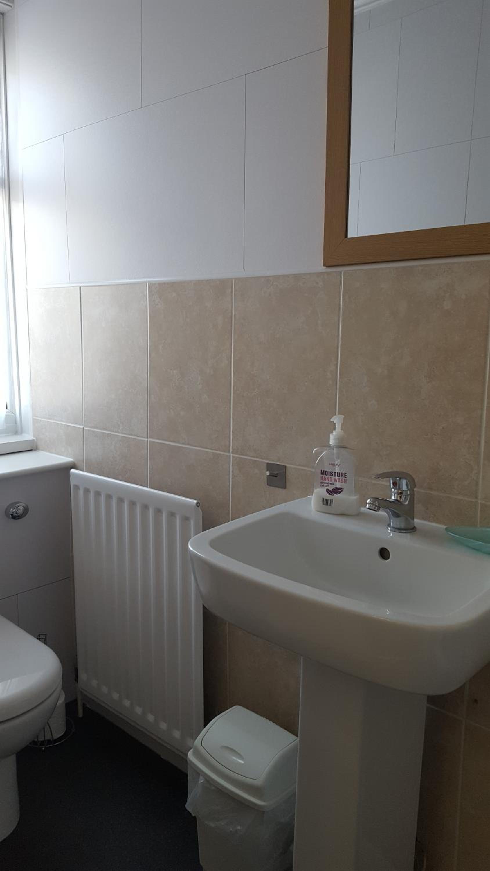 Family Room with Private Bathroom - Photo 18