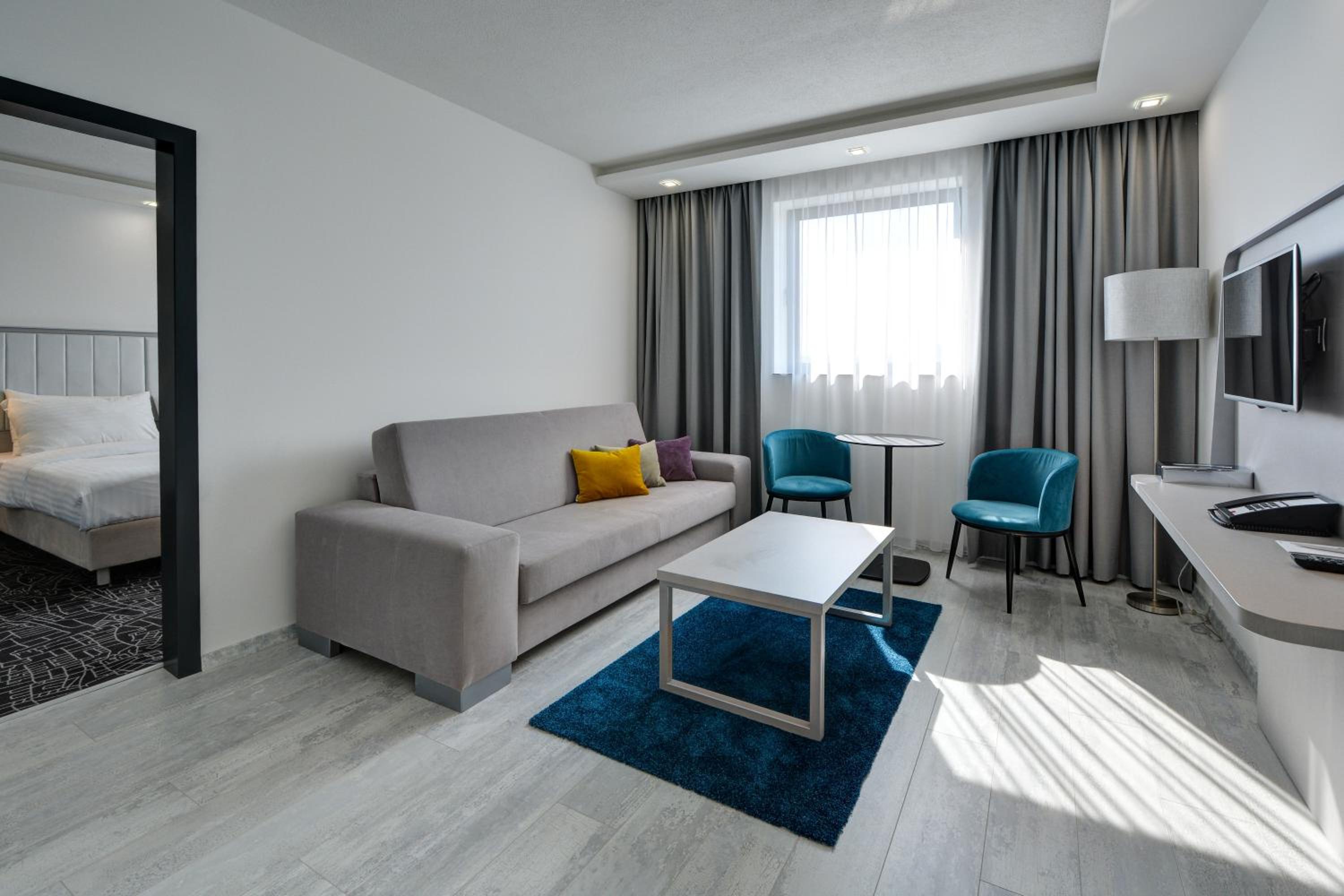 One-Bedroom Apartment - Photo 4