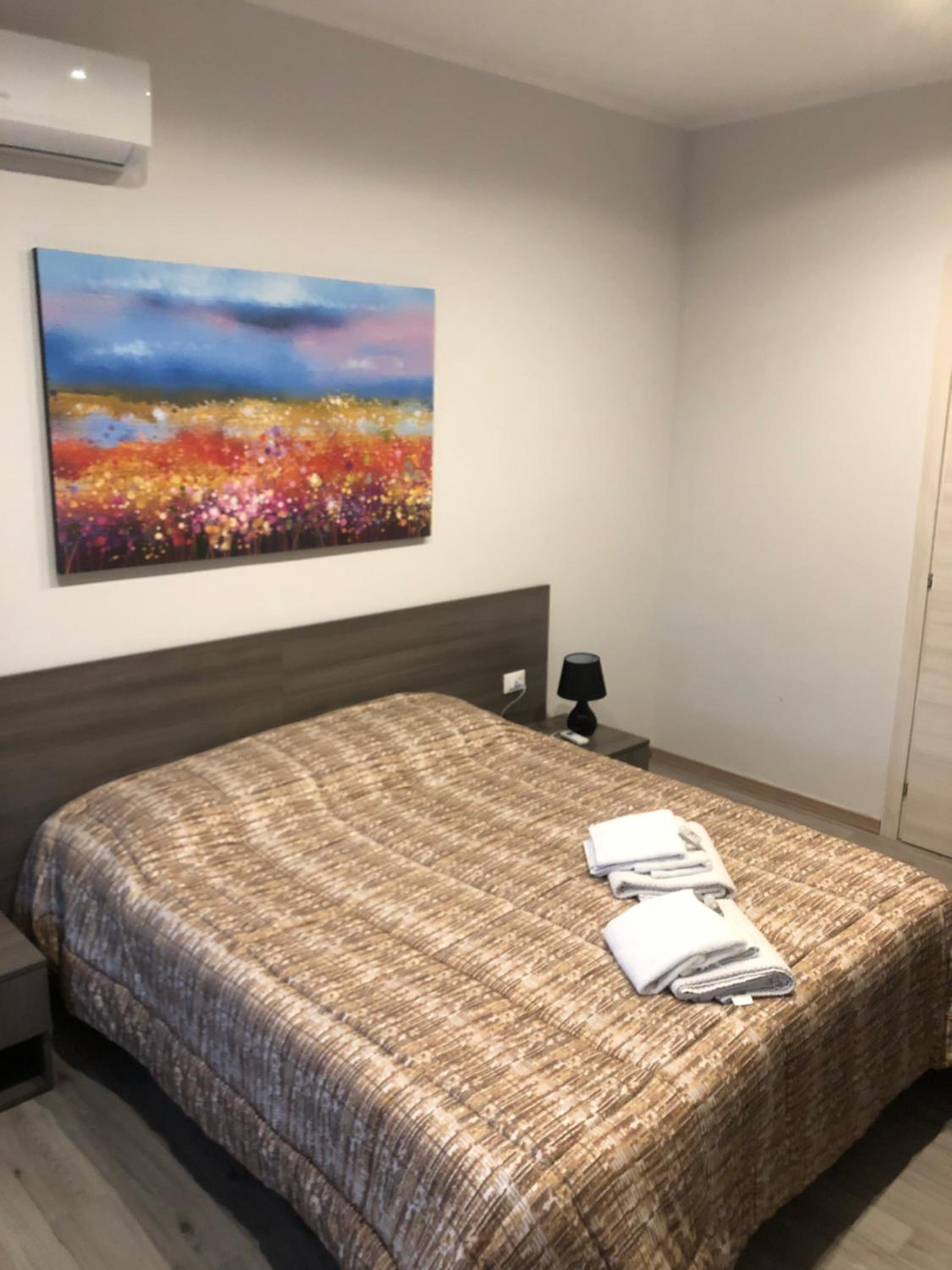 Twin Room with Private Bathroom photo 2