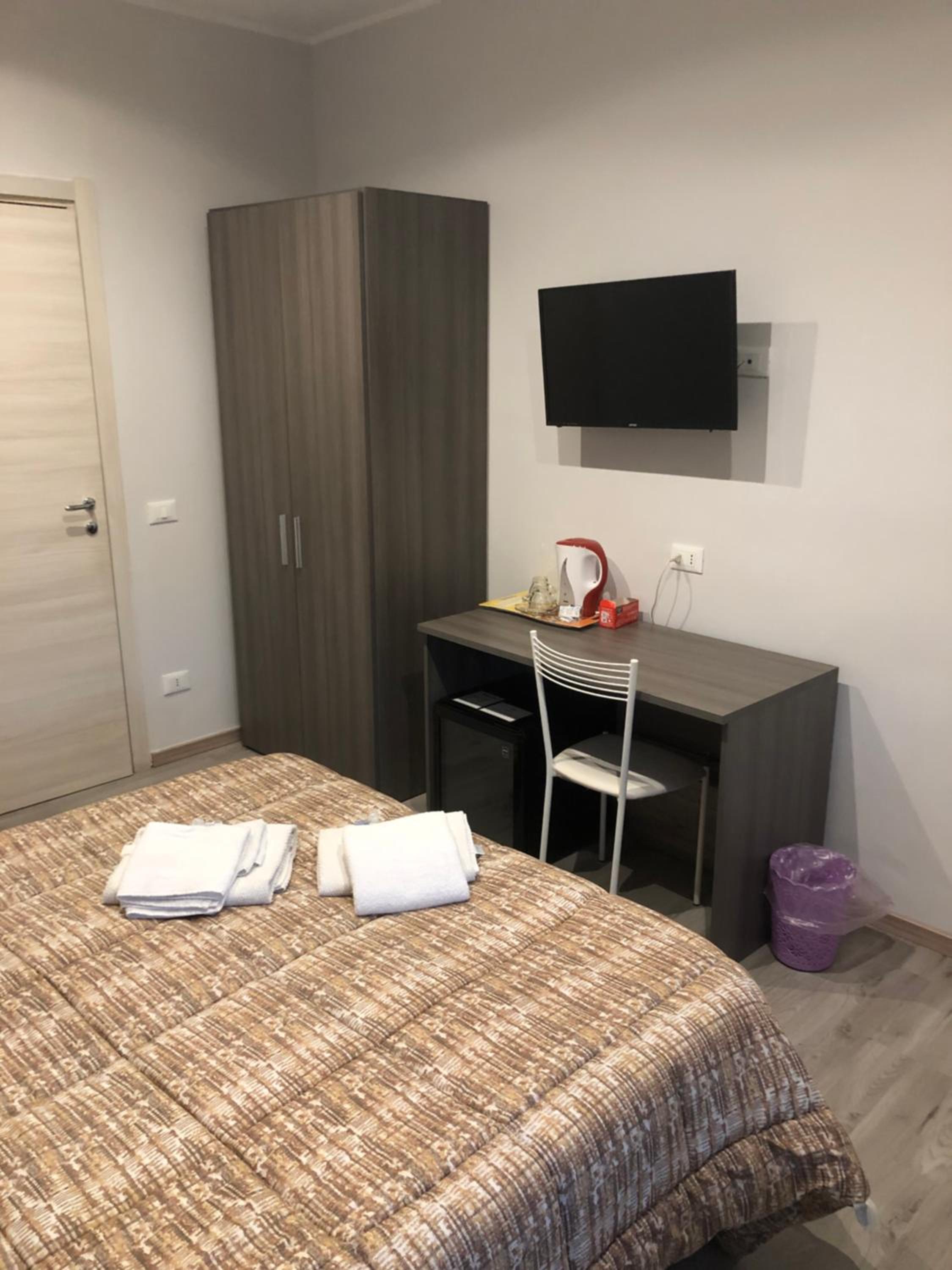 Twin Room with Private Bathroom