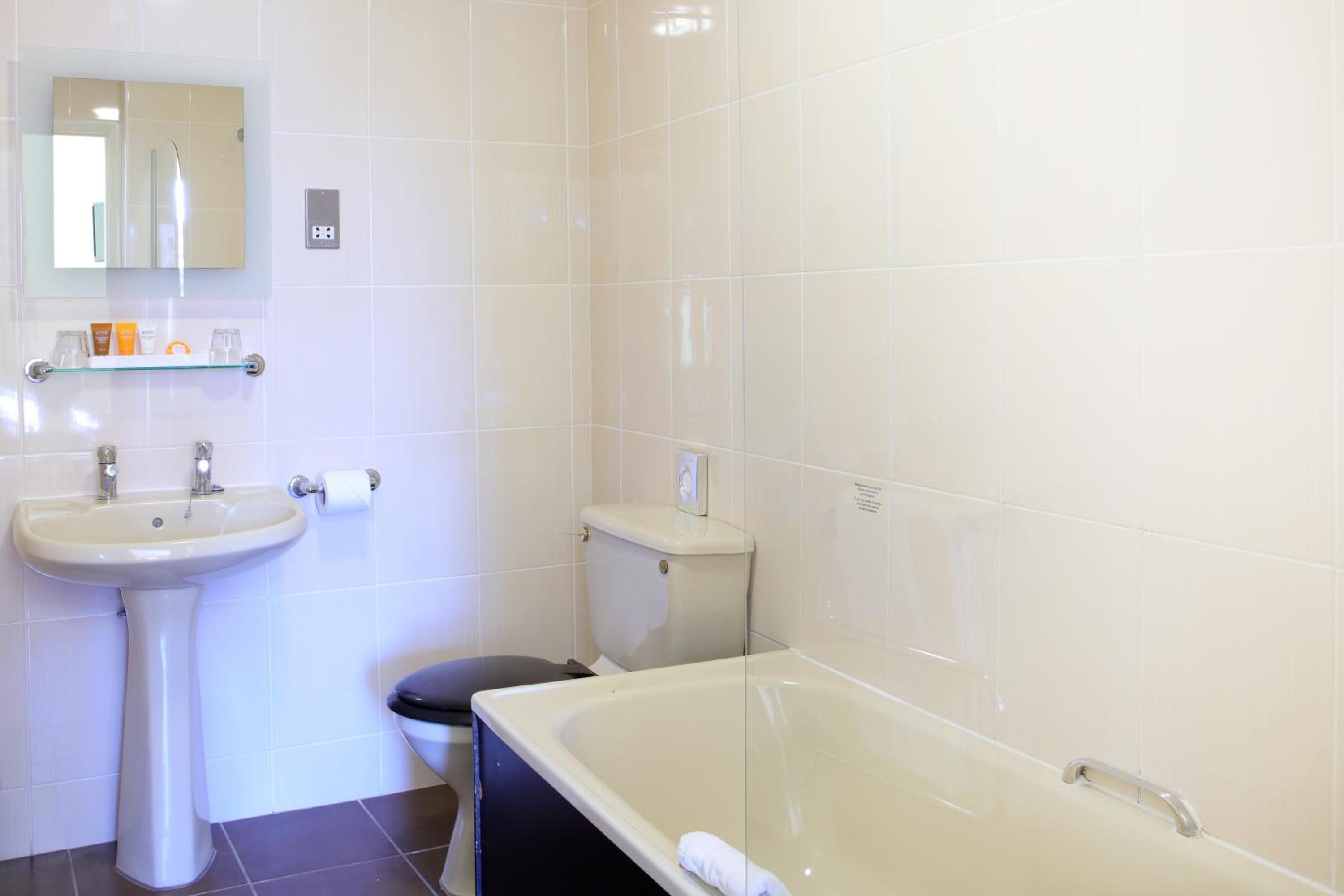 Standard Double Room - Non-Smoking - Photo 2