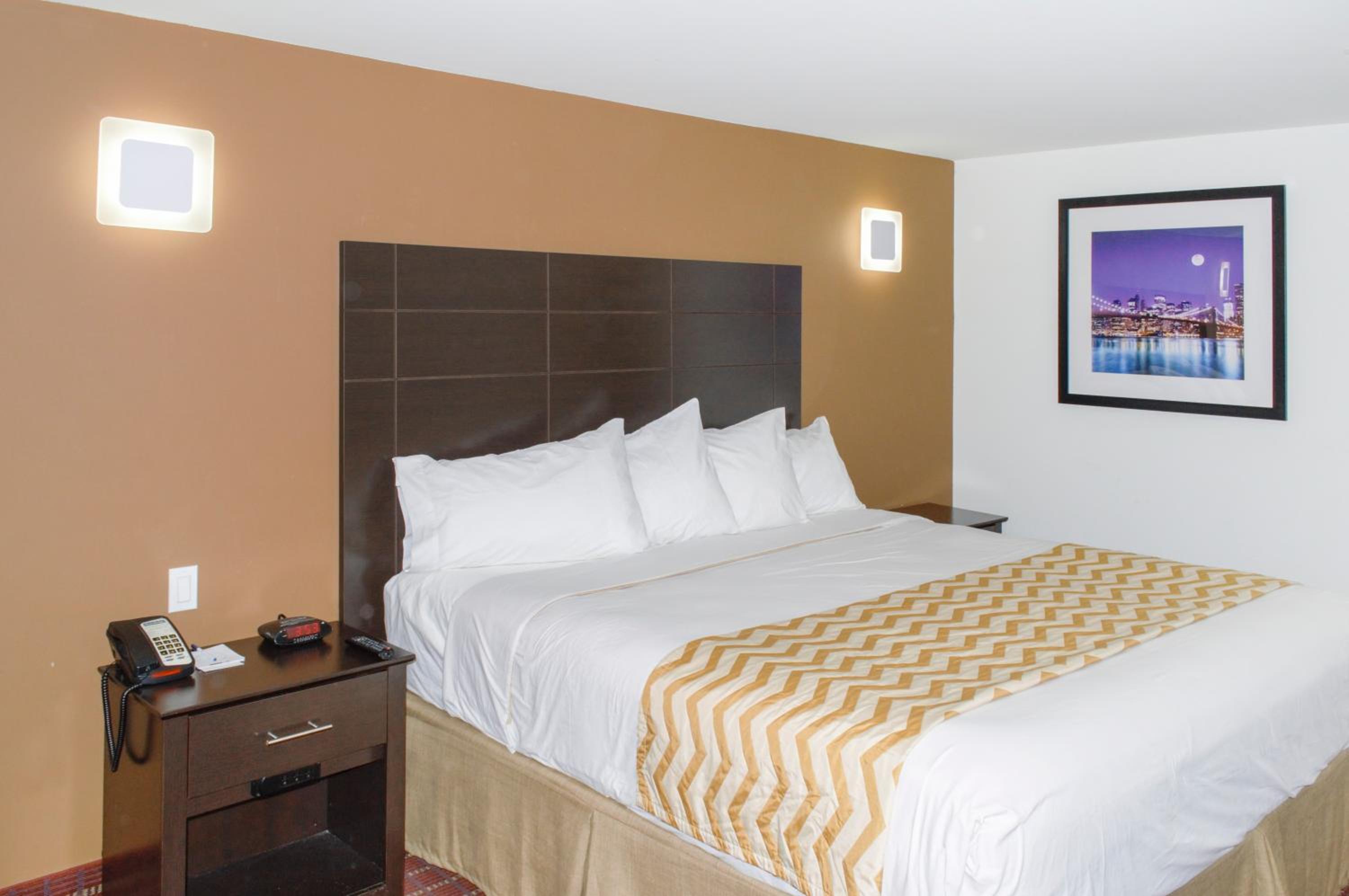 King Room - Non-Smoking photo 2