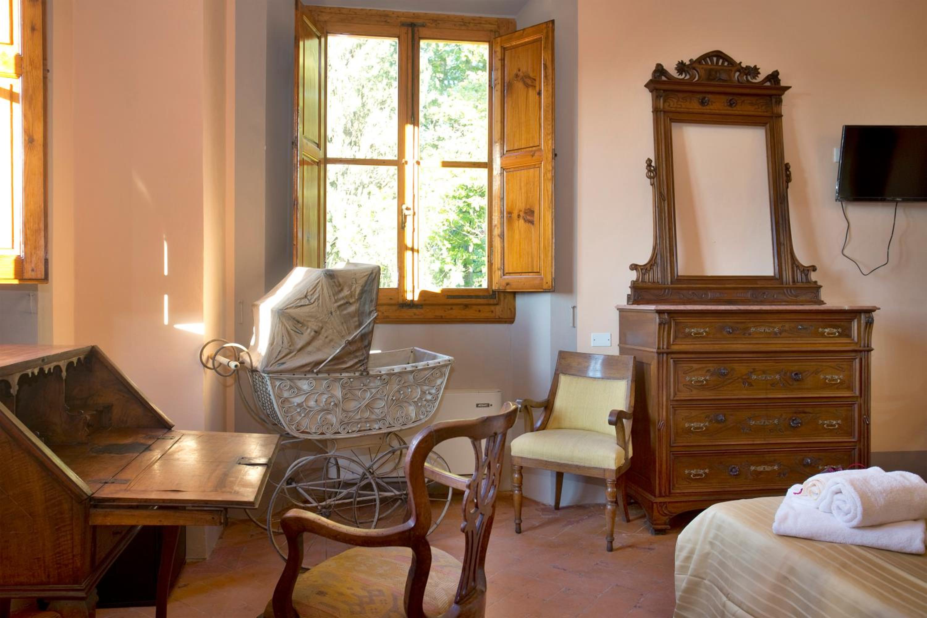 Deluxe Junior Suite photo 2