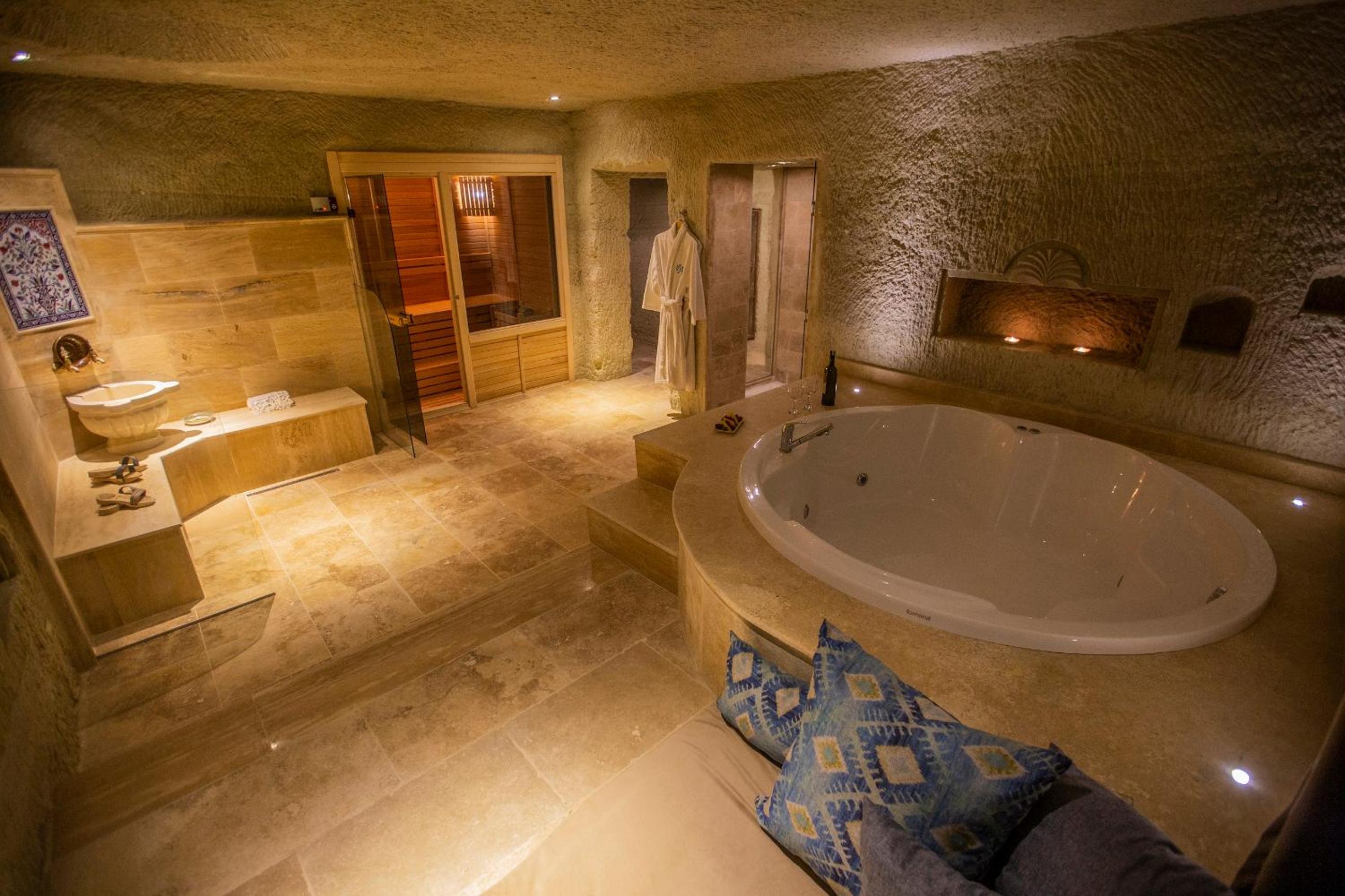 Royal Cave Suite  - Photo 4