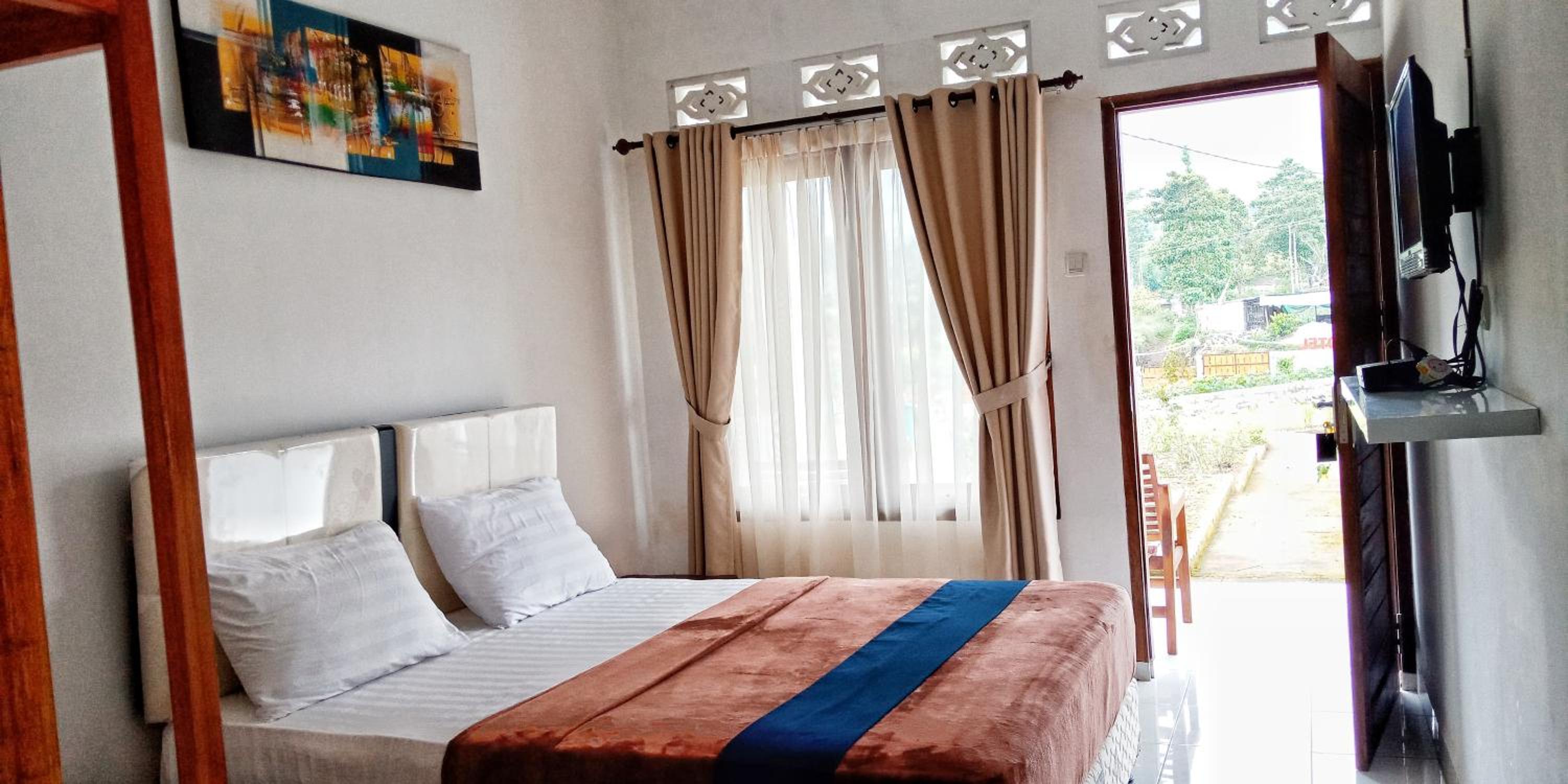 Double Room with Mountain View - Photo 1