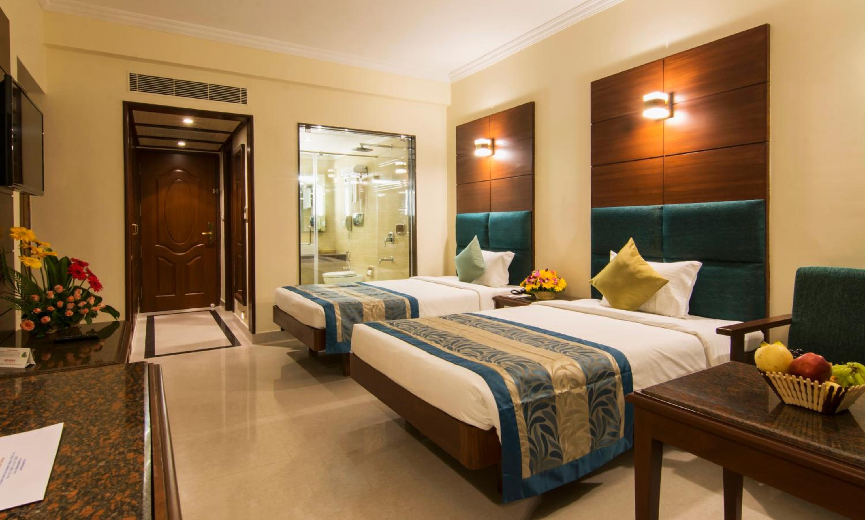 Standard Double or Twin Room - Photo 5