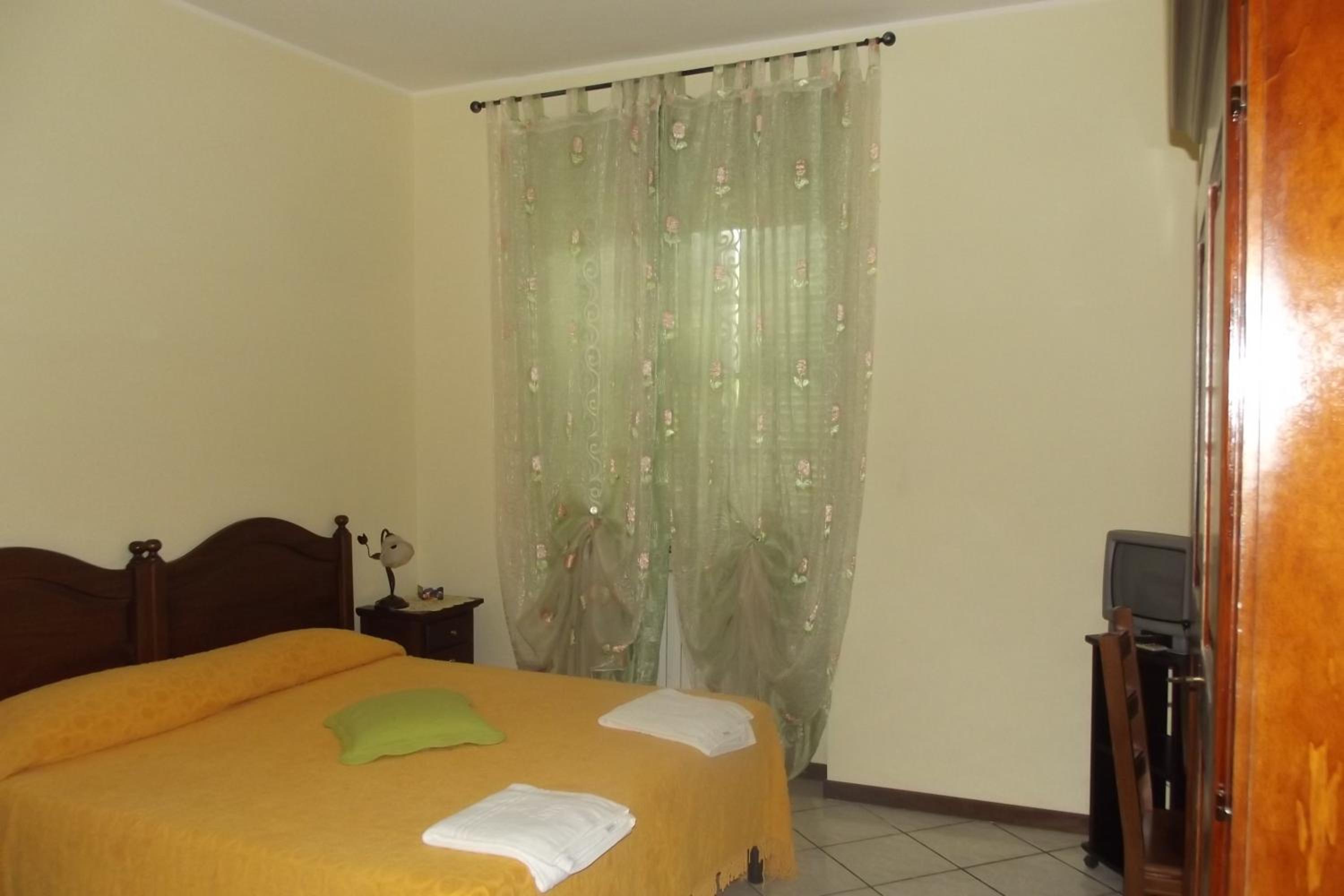 Two-Bedroom Apartment - Annex photo 1