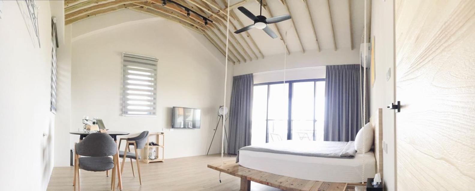 Queen Room with Balcony photo 1