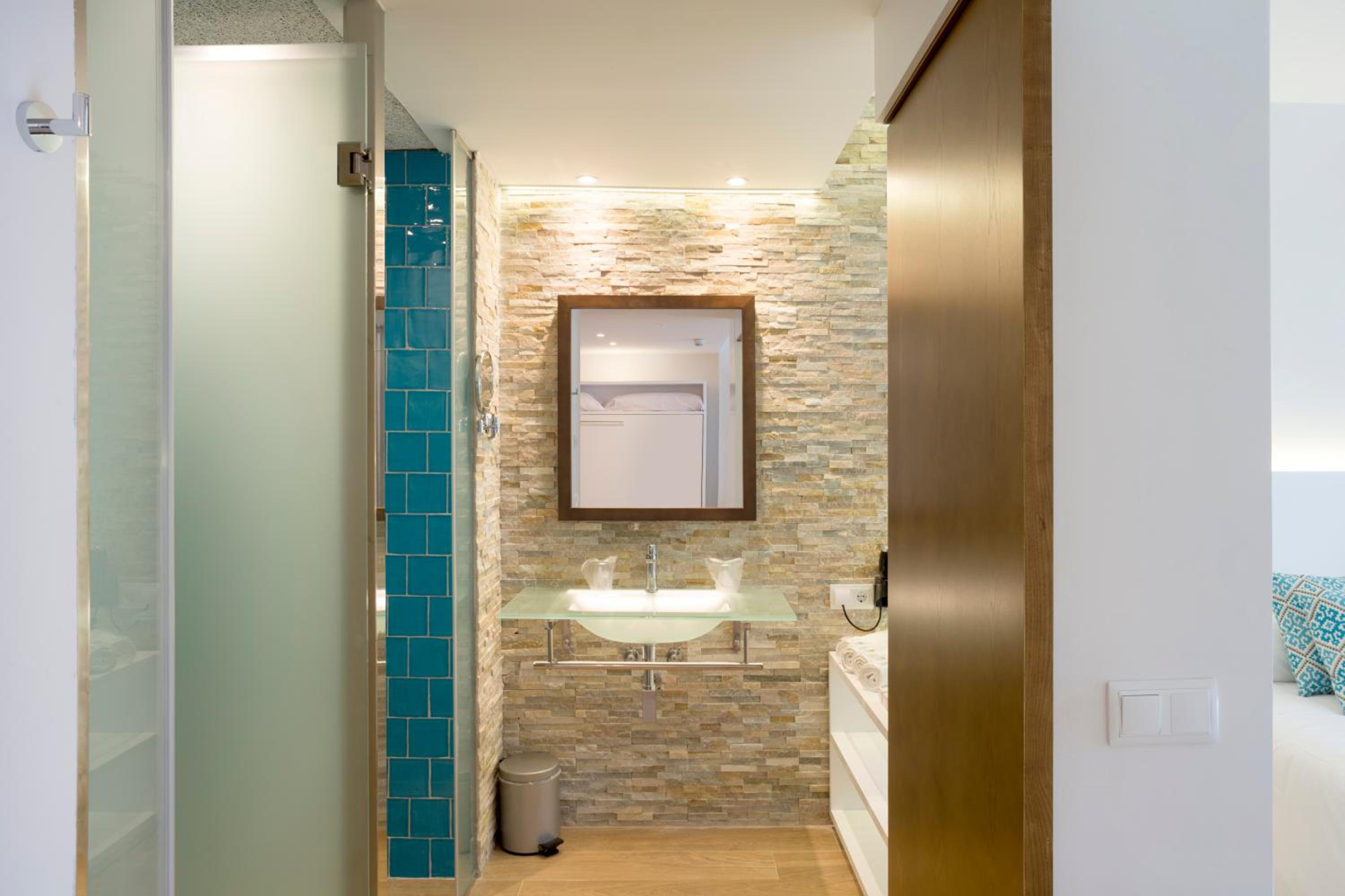 Premium Suite (2 Adults + 1 Child) photo 3