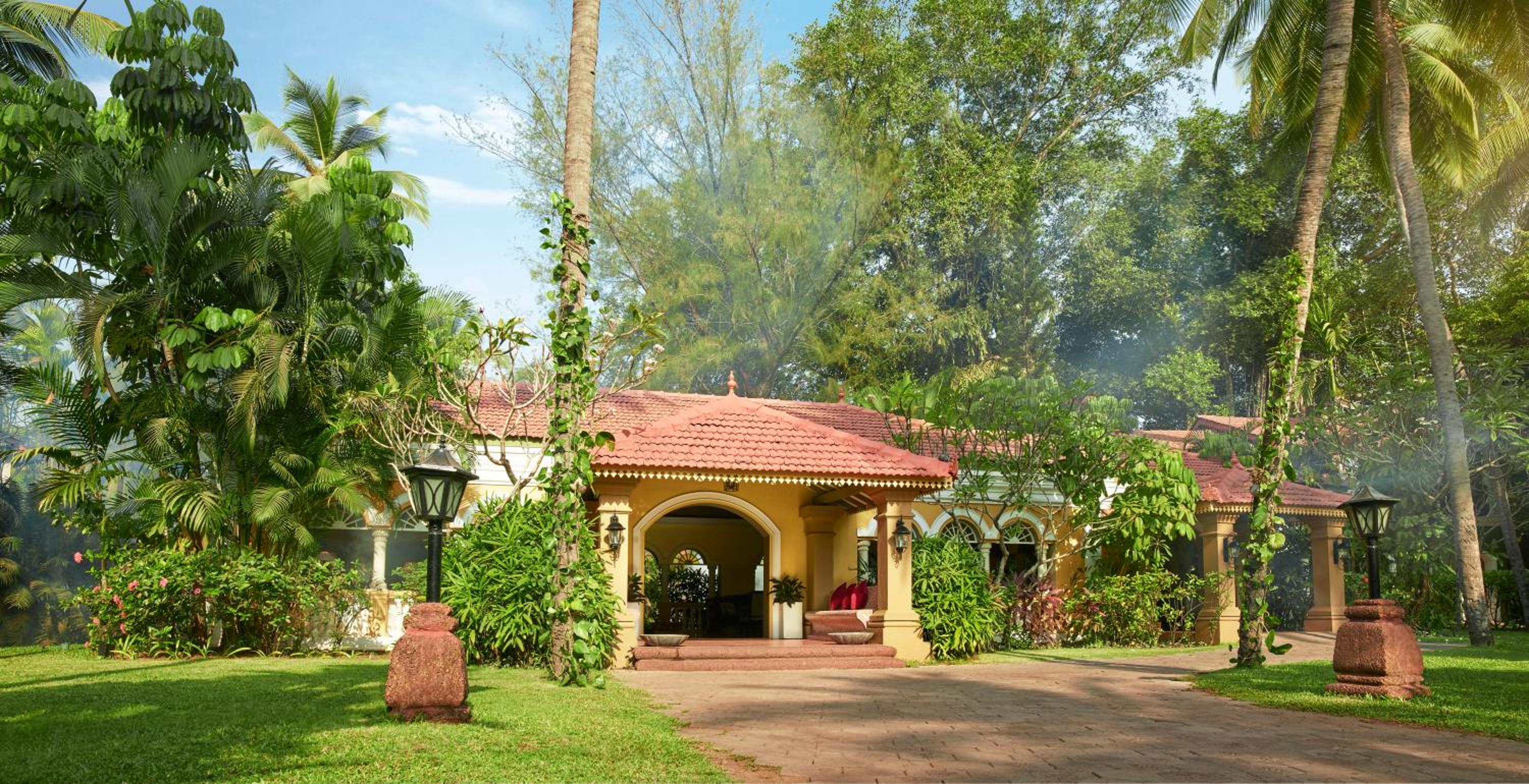 Premium Cottage Sea View – King Bed