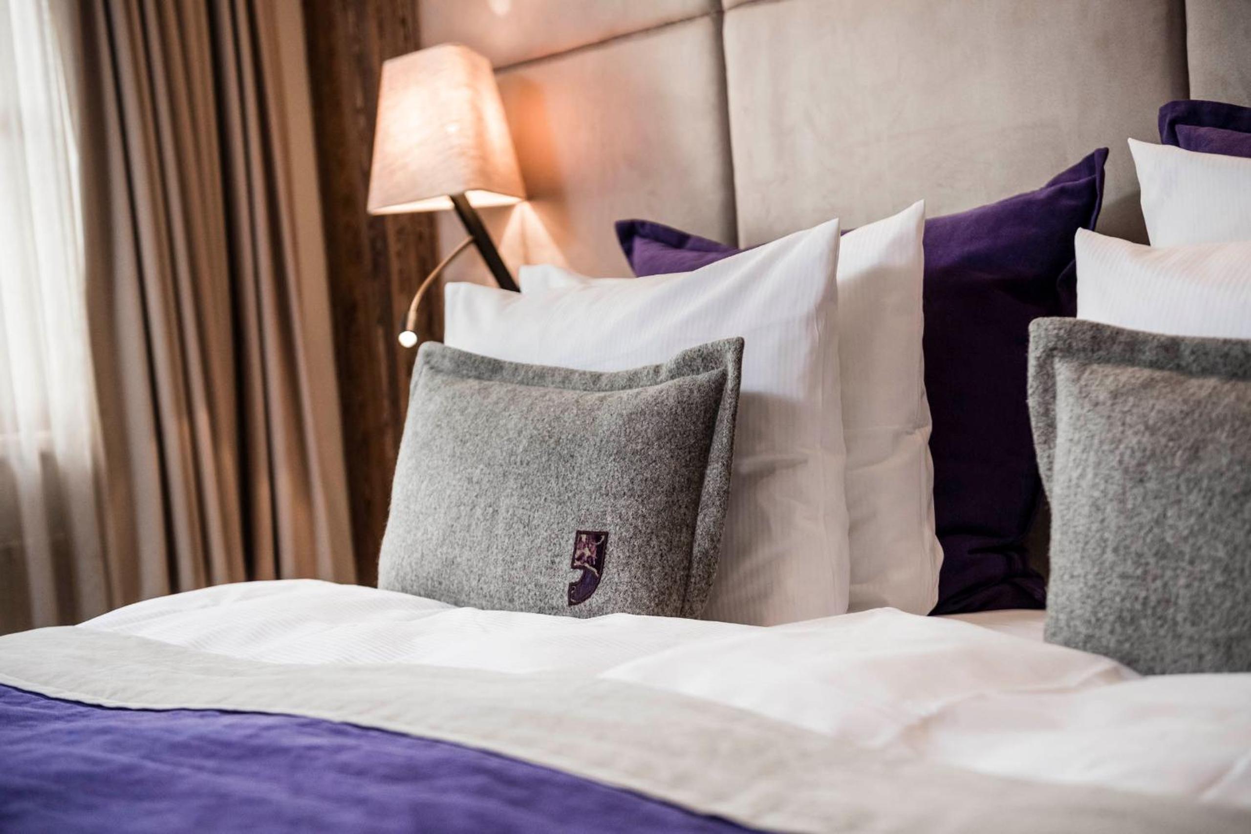 Alpine Deluxe Double Room with Balcony - Photo 6