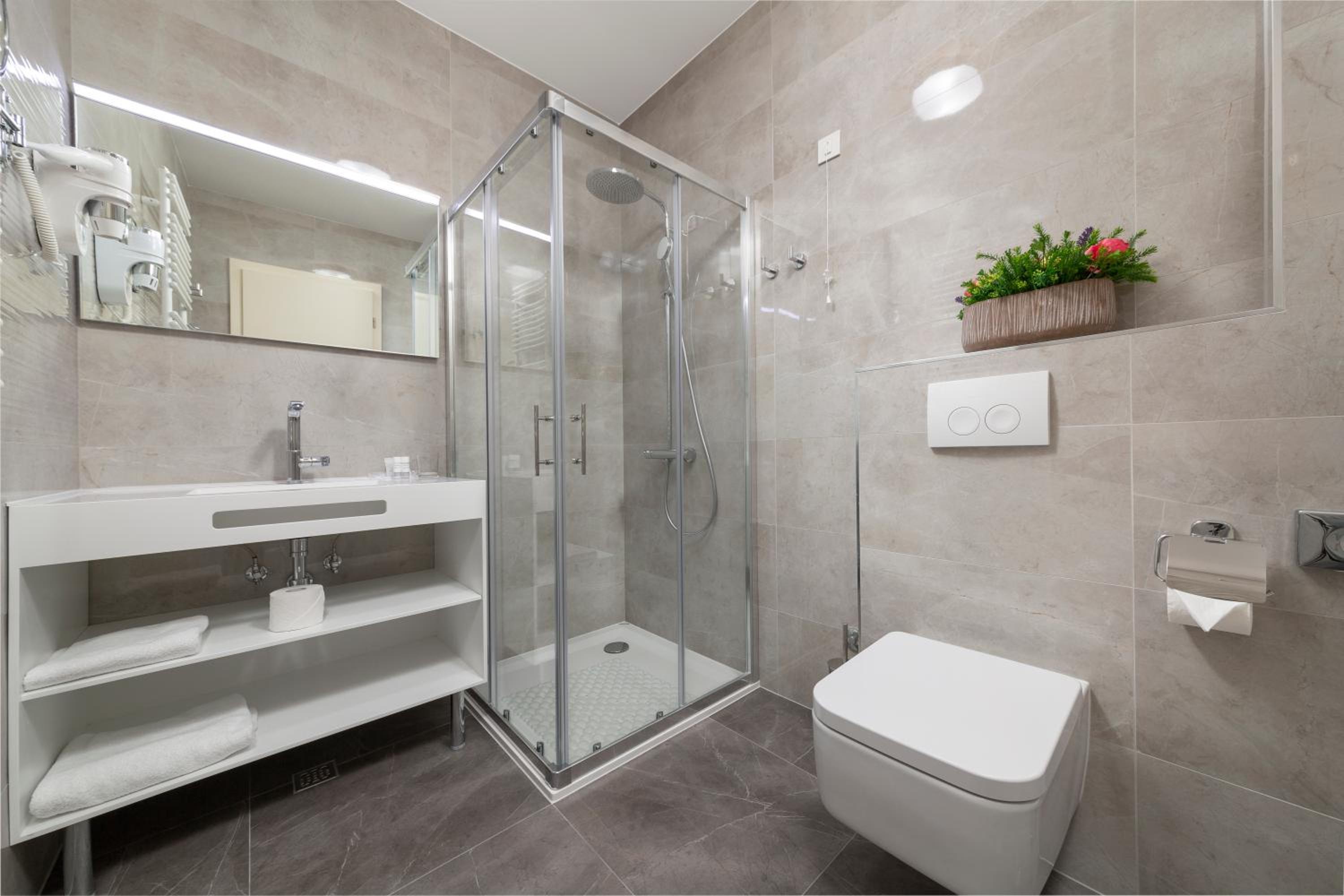 Superior Double or Twin Room - Photo 3