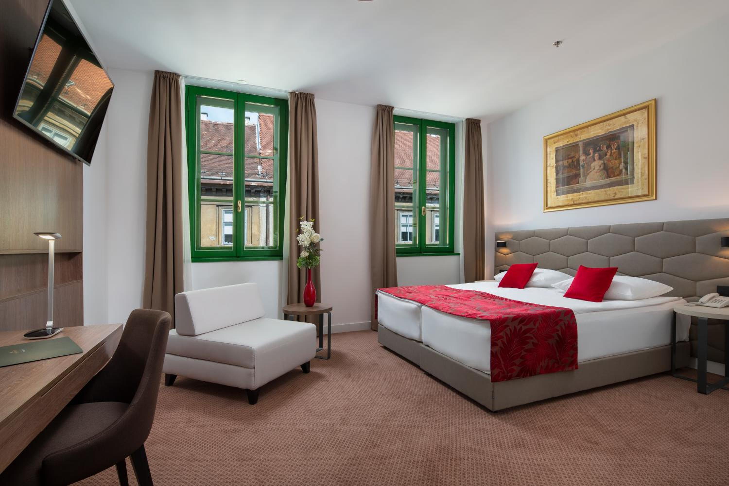 Superior Double or Twin Room - Photo 1