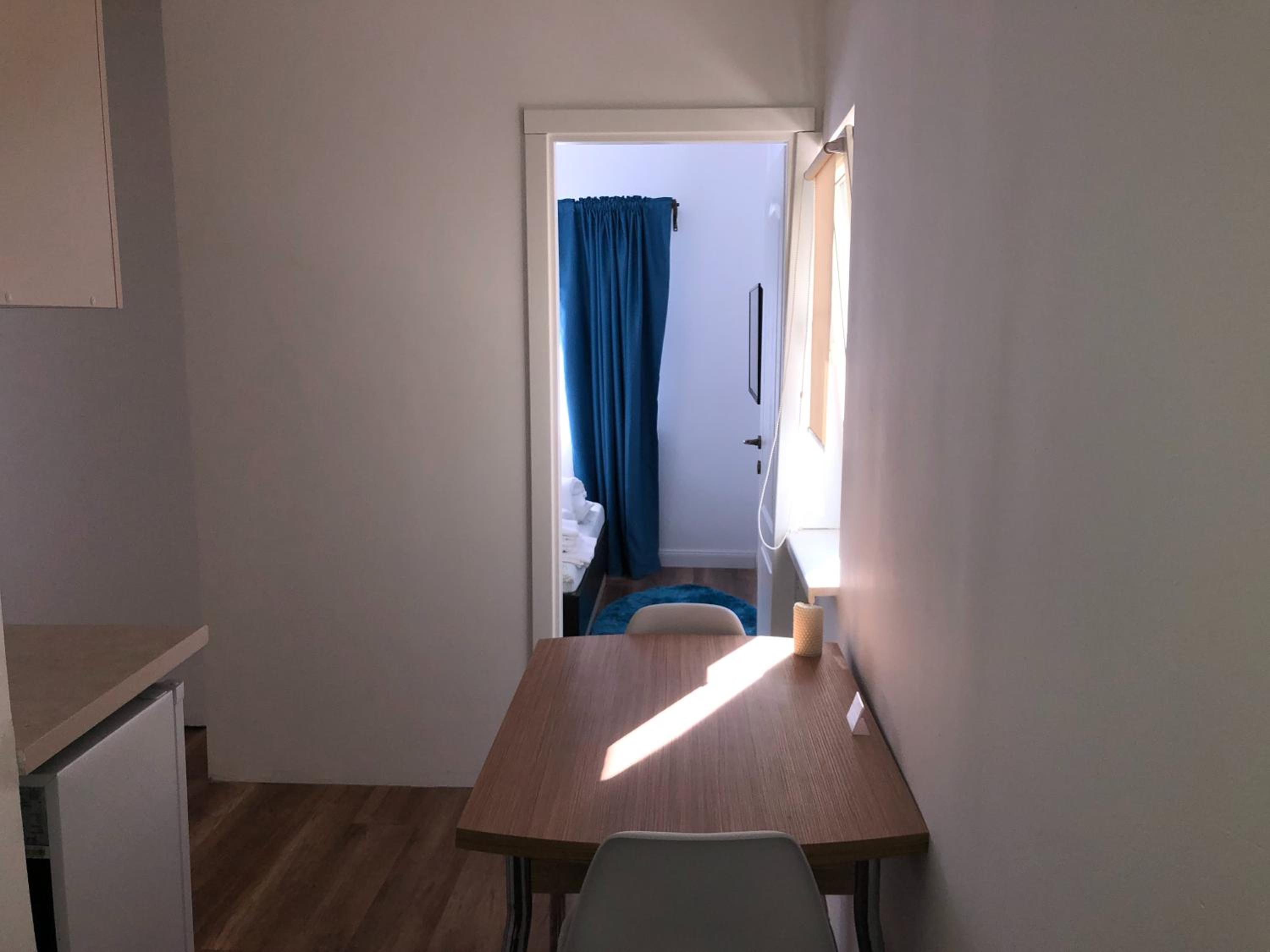 One-Bedroom Apartment - Non-Smoking