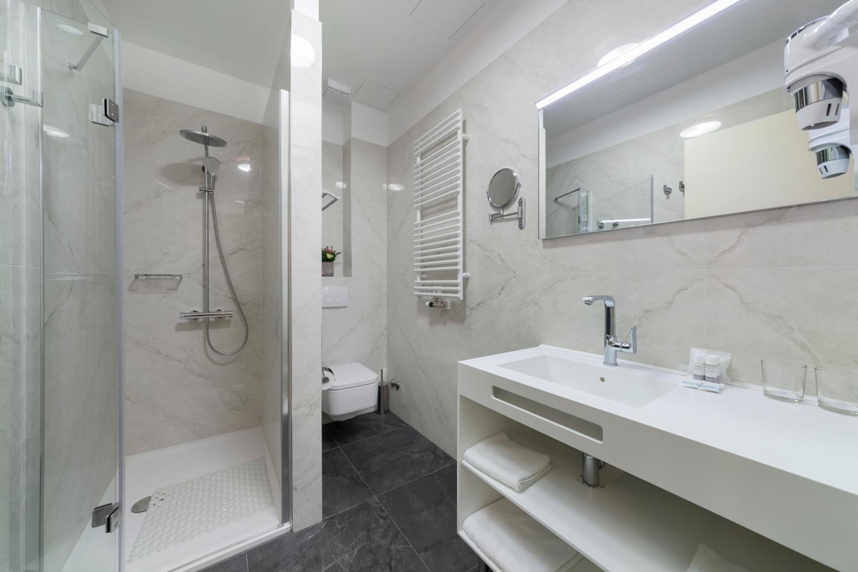 Superior Double or Twin Room - Photo 7